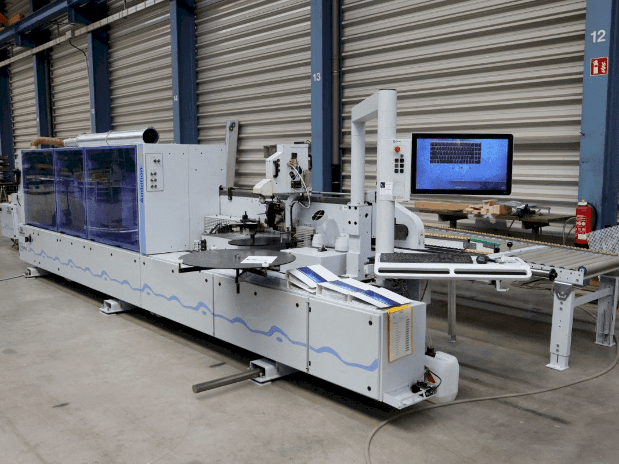 HOMAG KAL 210-maskinen framifrån