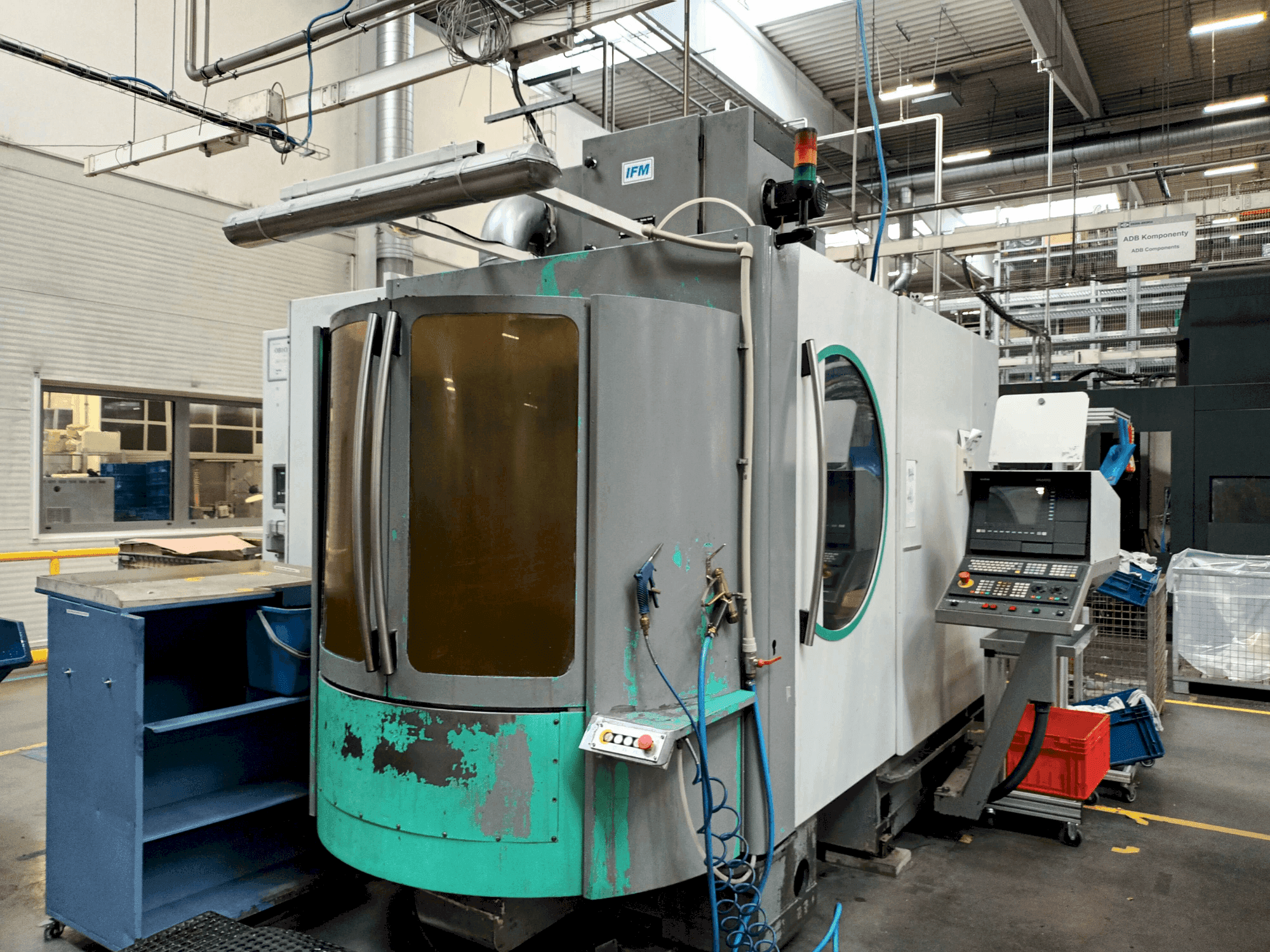 DECKEL MAHO DMC 60H-maskinen framifrån