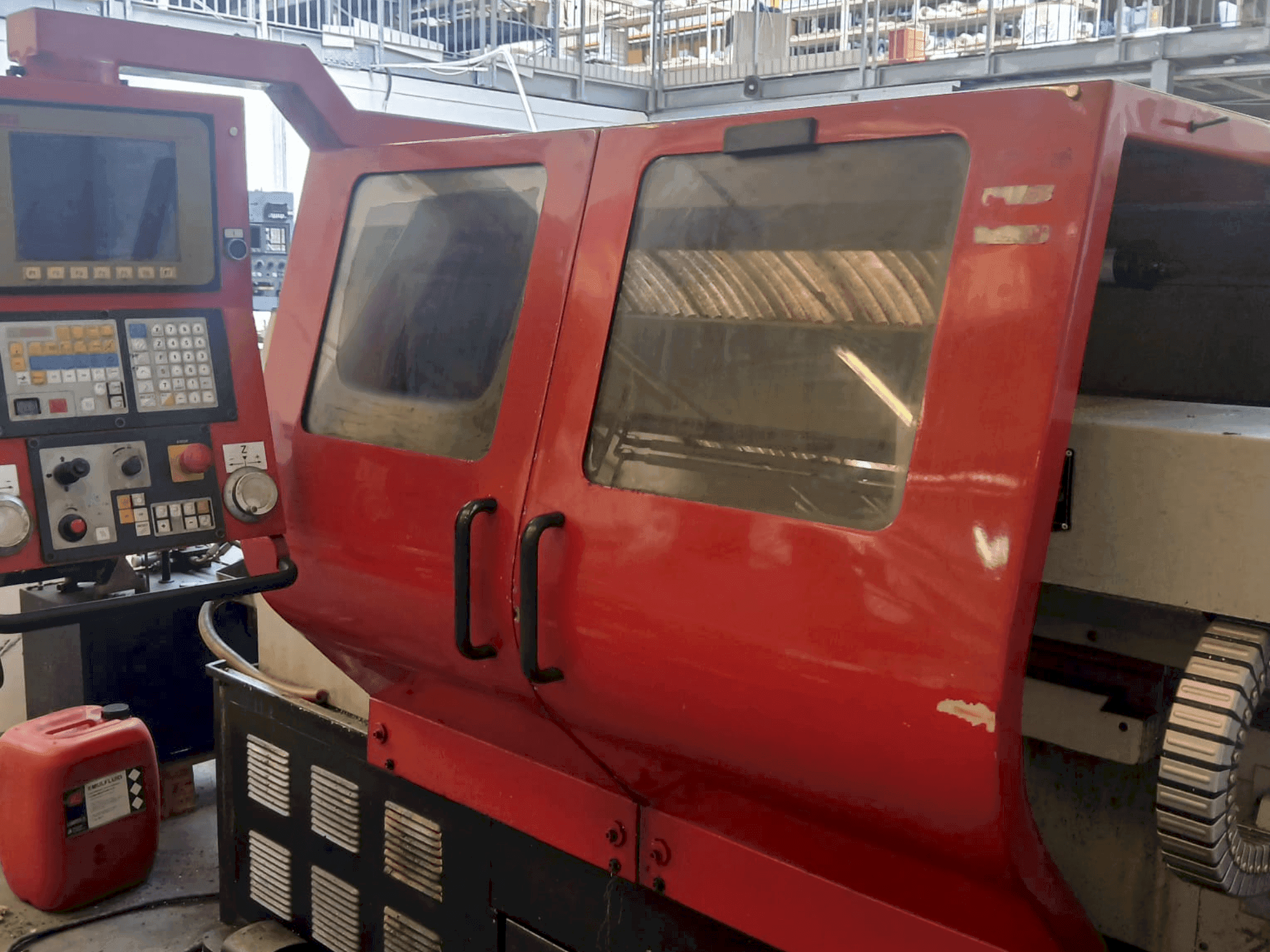 EMCO EMCOMAT-E 200X1000-maskinen framifrån