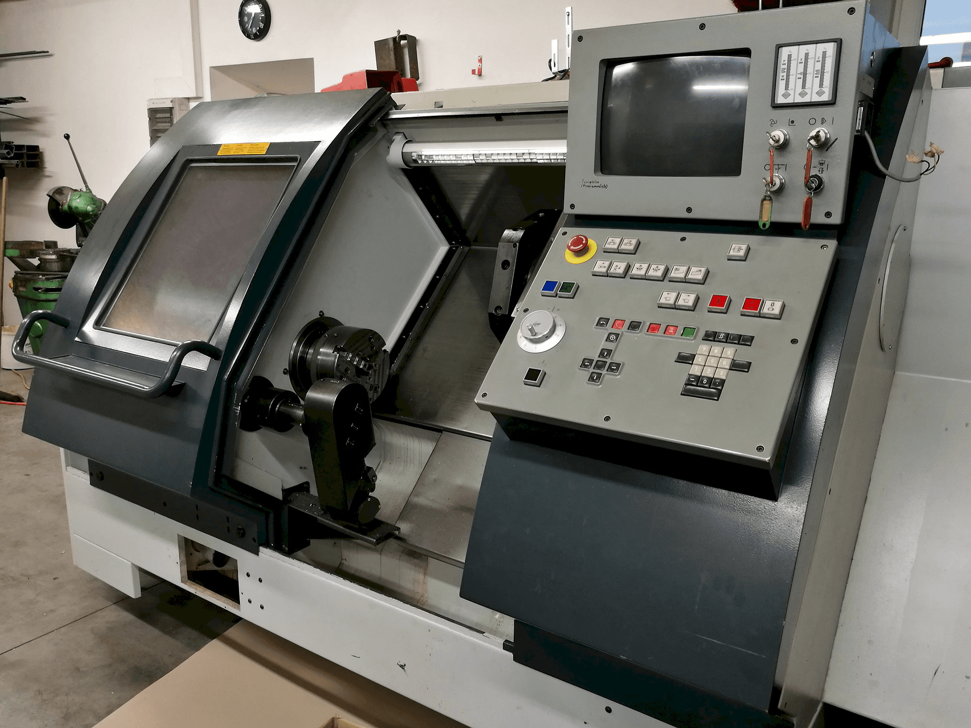 Gildemeister-maskinen sedd från högerCTX 400