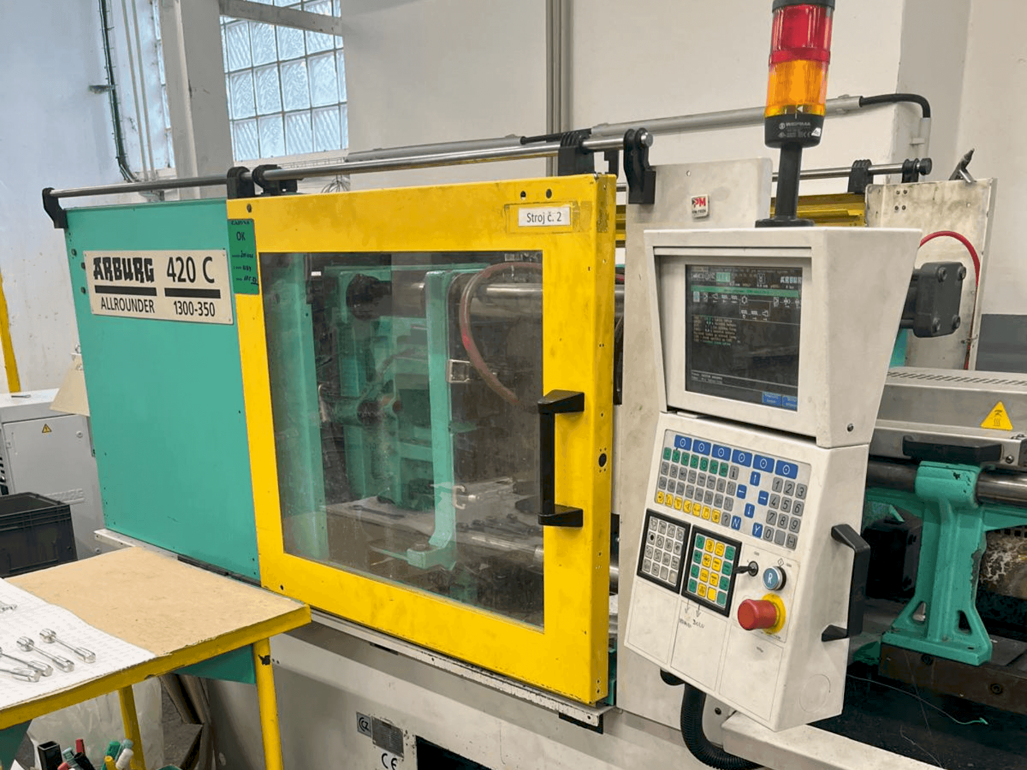 Arburg Allrounder 420 C 1300-350-maskinen framifrån