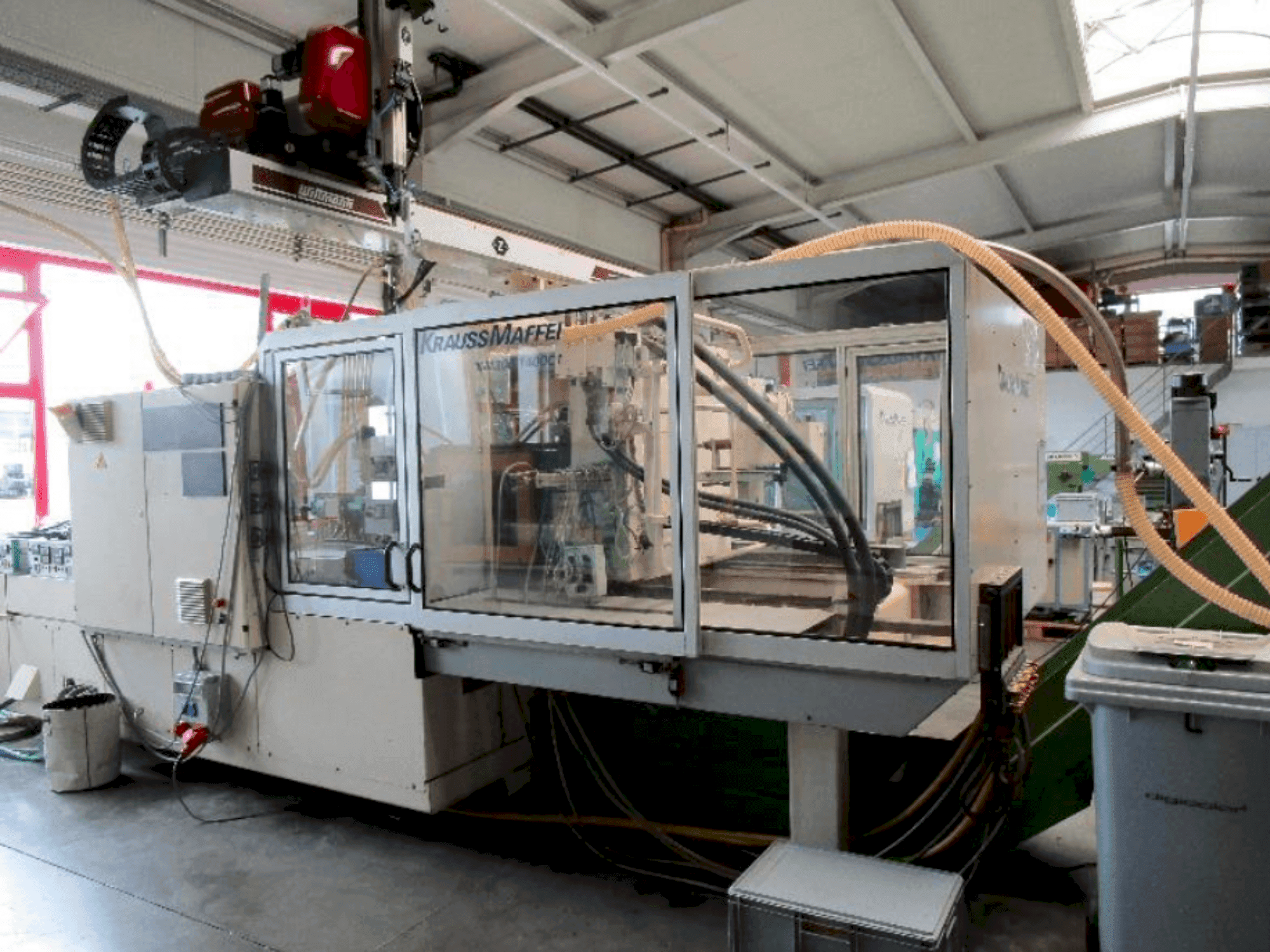 Krauss Maffei 300-1400 C1-maskinen framifrån