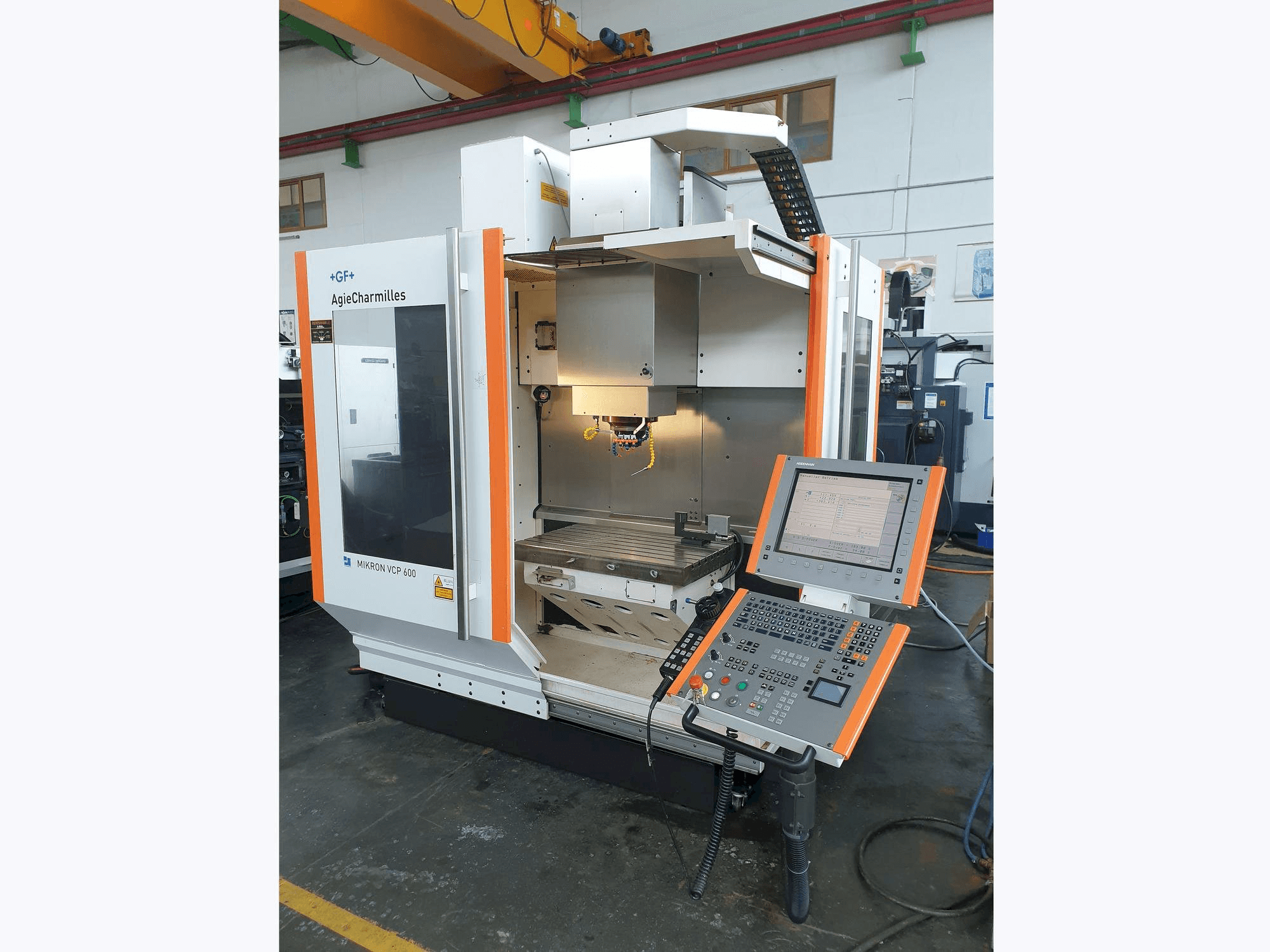 MIKRON VCP 600-maskinen framifrån