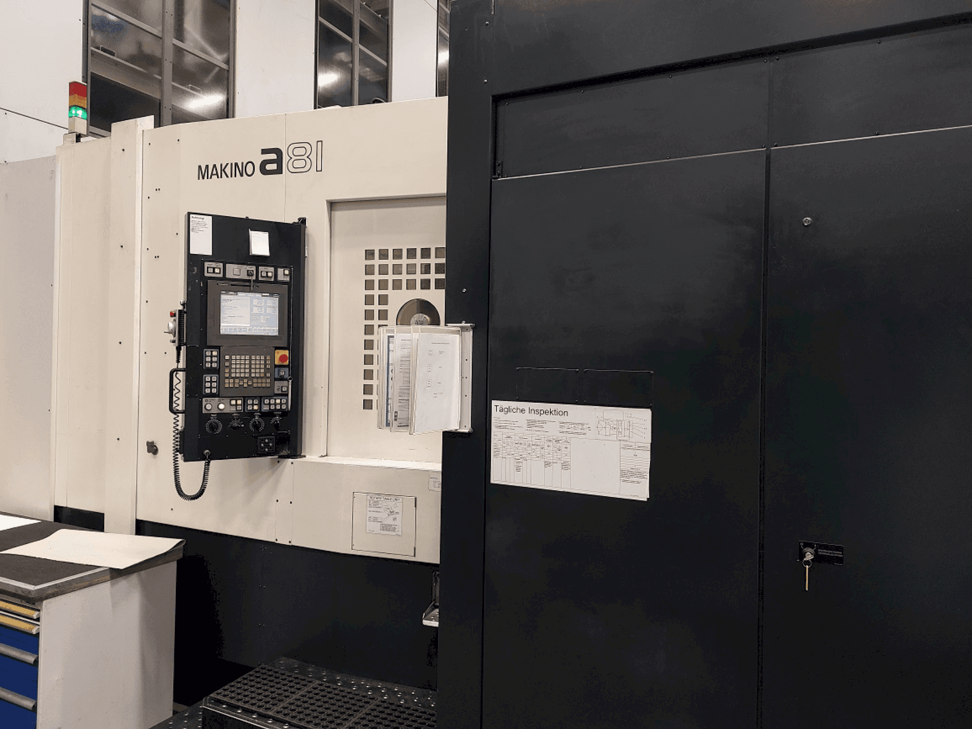 Makino a81-maskinen framifrån