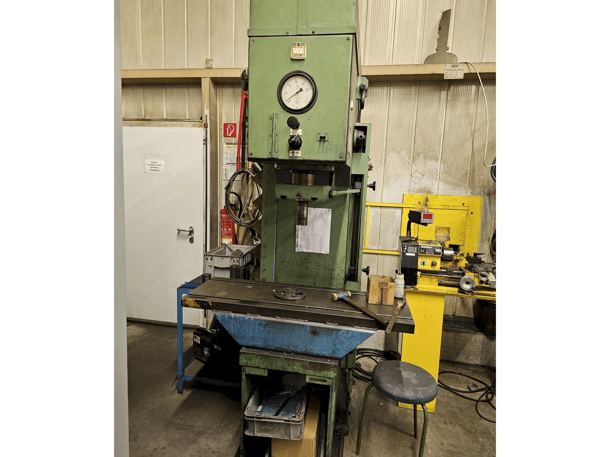 VEB PYE/25/1-maskinen framifrån