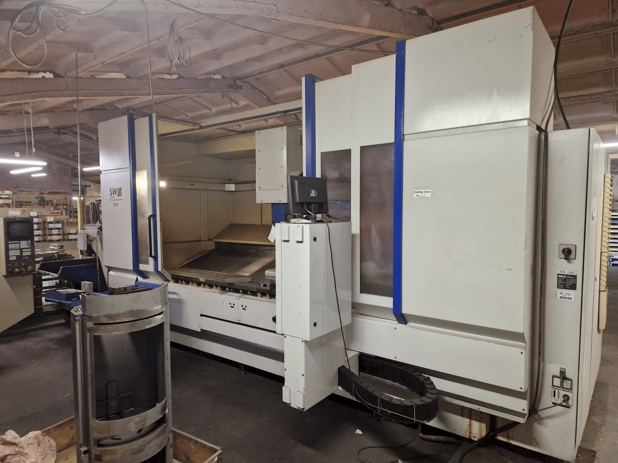 SW BA 25-maskinen framifrån