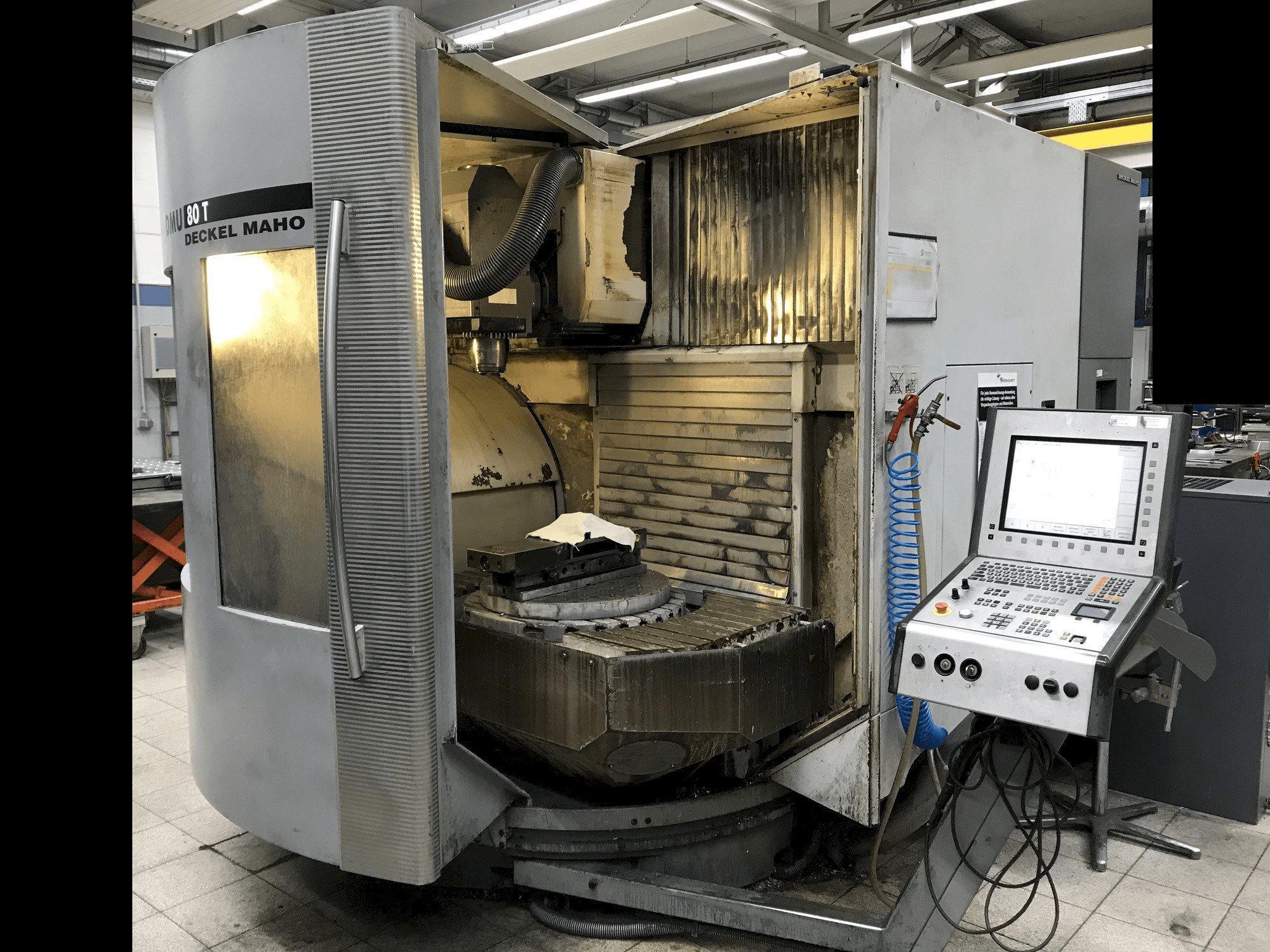 DECKEL MAHO DMU 80 T-maskinen framifrån