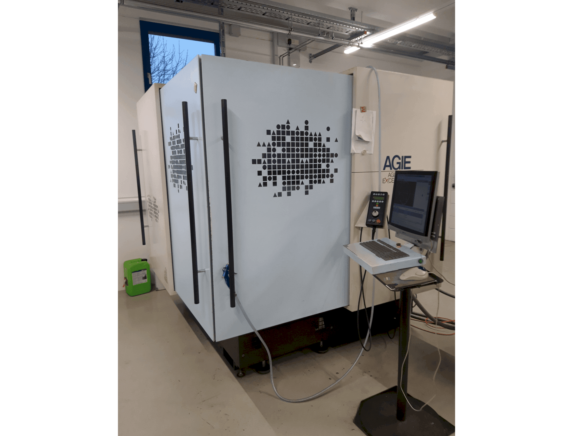 AGIE Agiecut Excellence 2F-maskinen framifrån