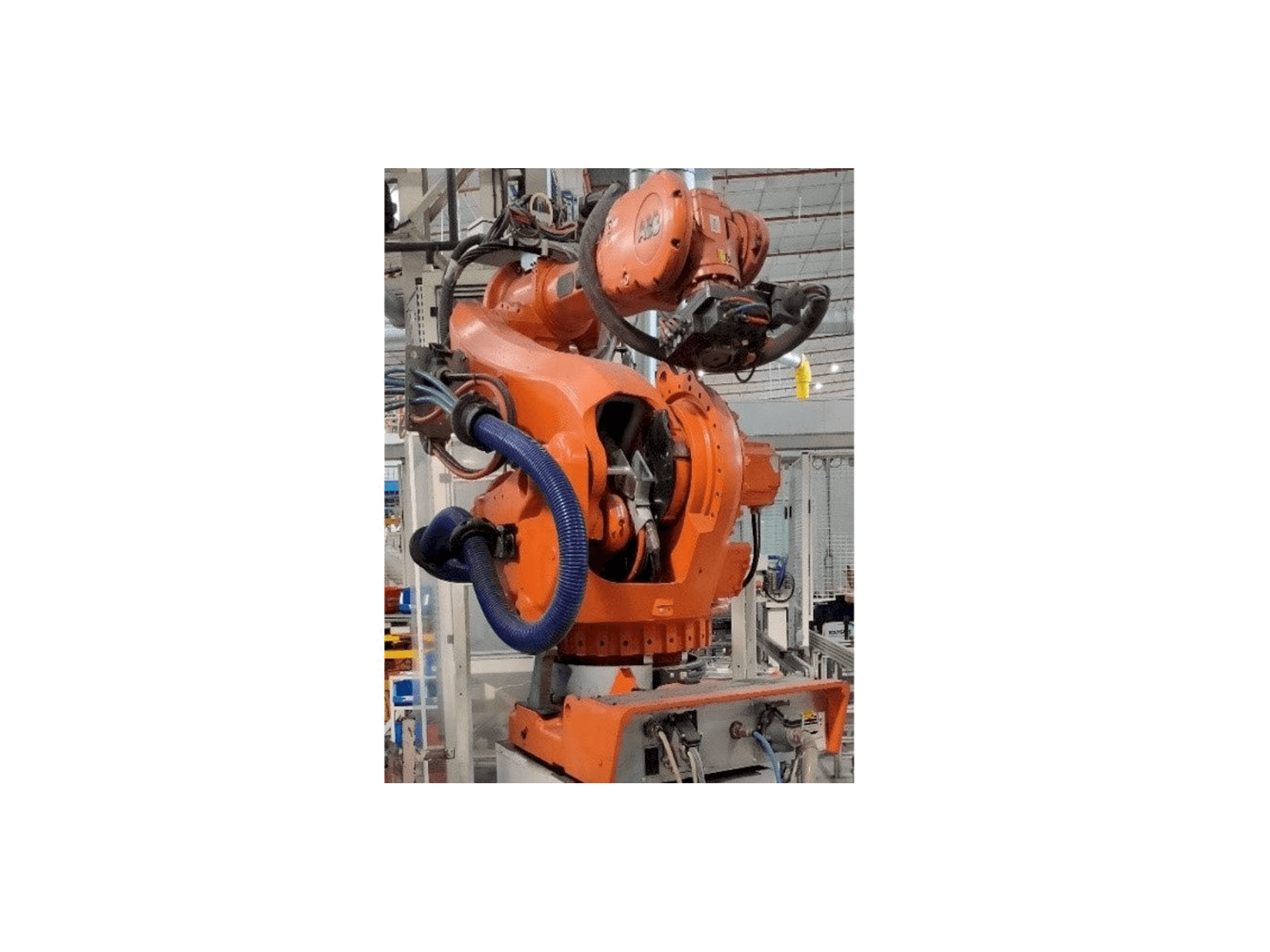 ABB IRB 6600-175/2.55-maskinen sedd från vänster sida
