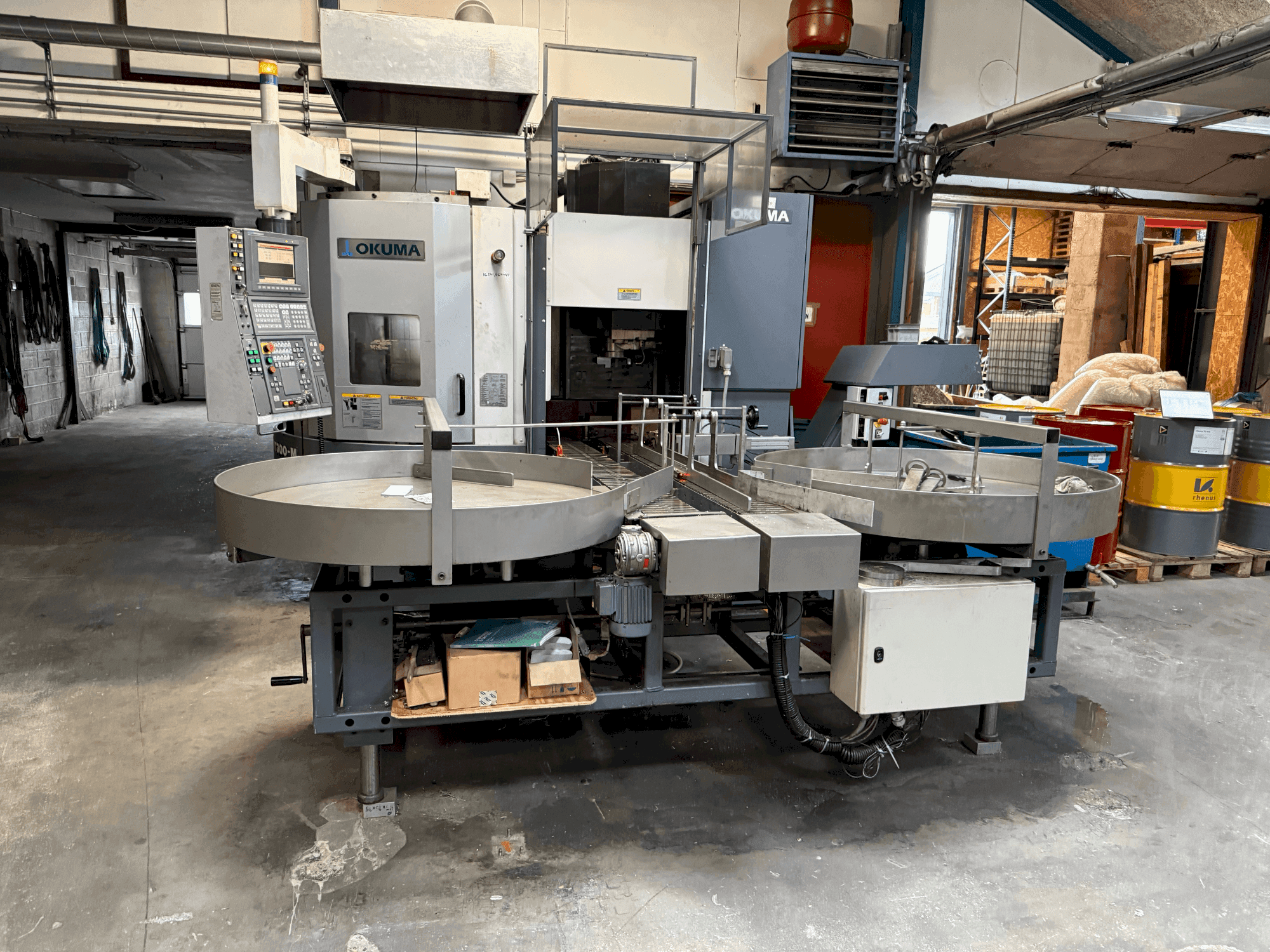 Okuma VTurn LVT300-M-maskinen framifrån