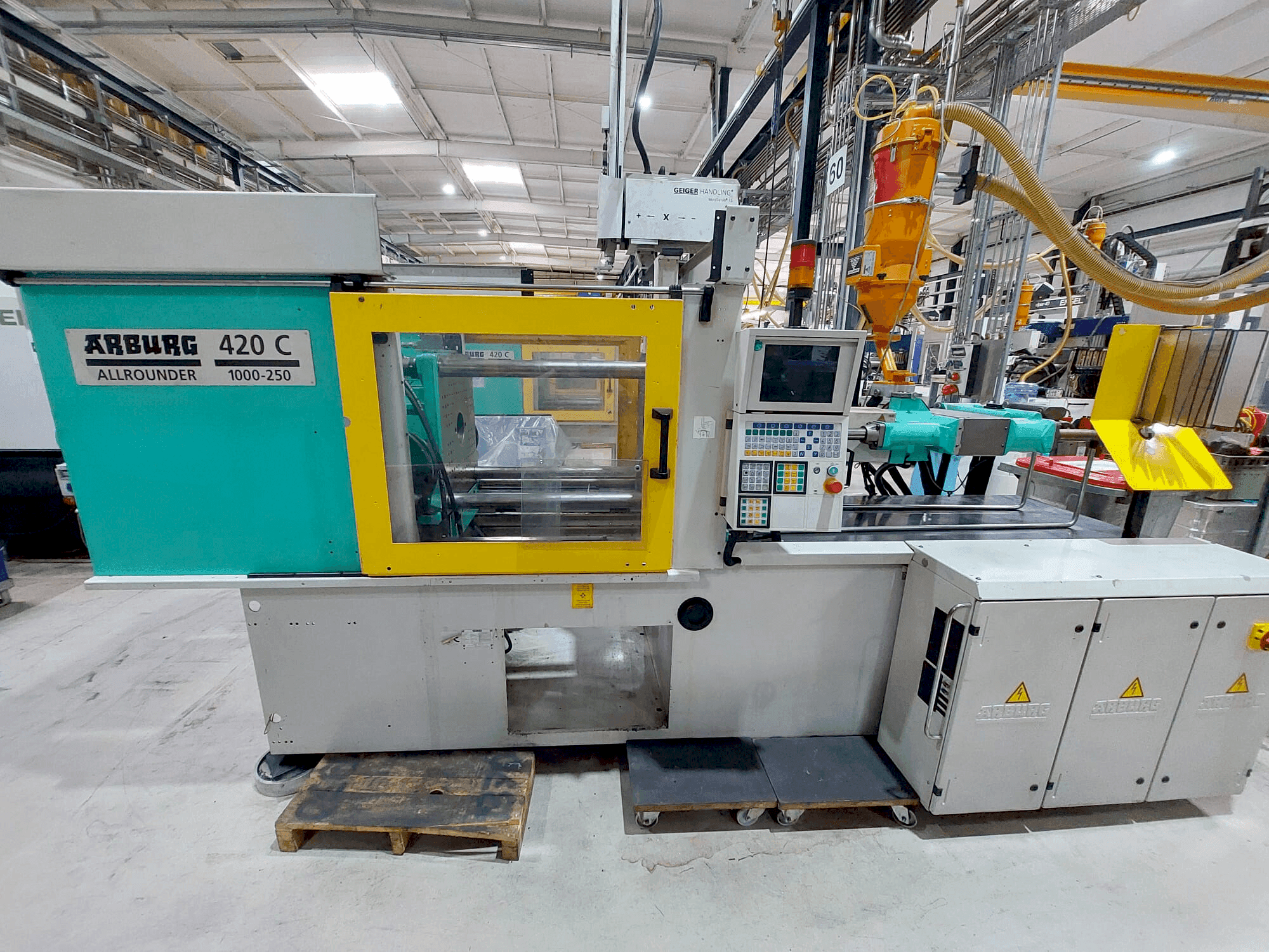 Arburg 420C-1000-250-maskinen framifrån