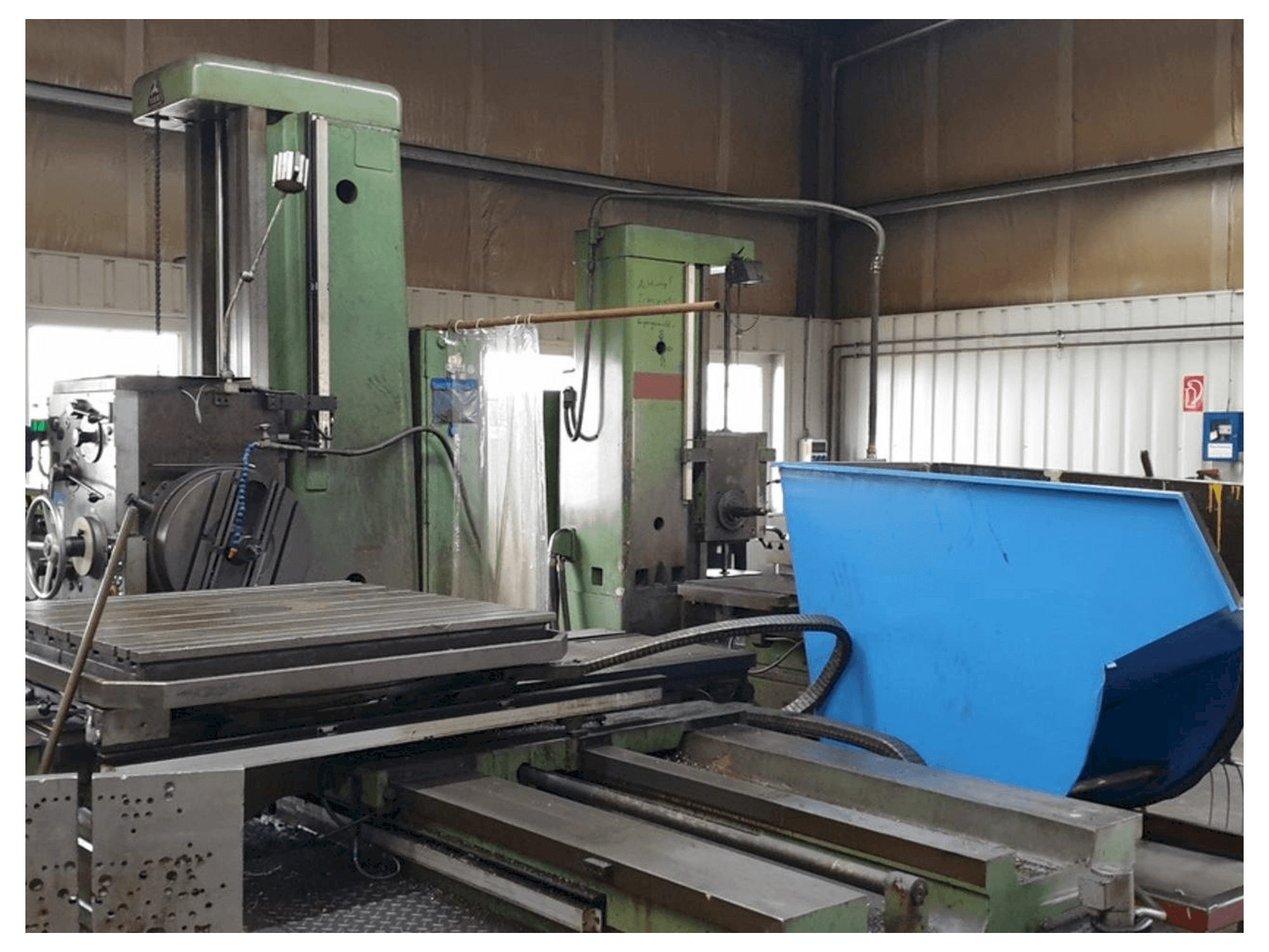 TOS W 100 A-maskinen framifrån