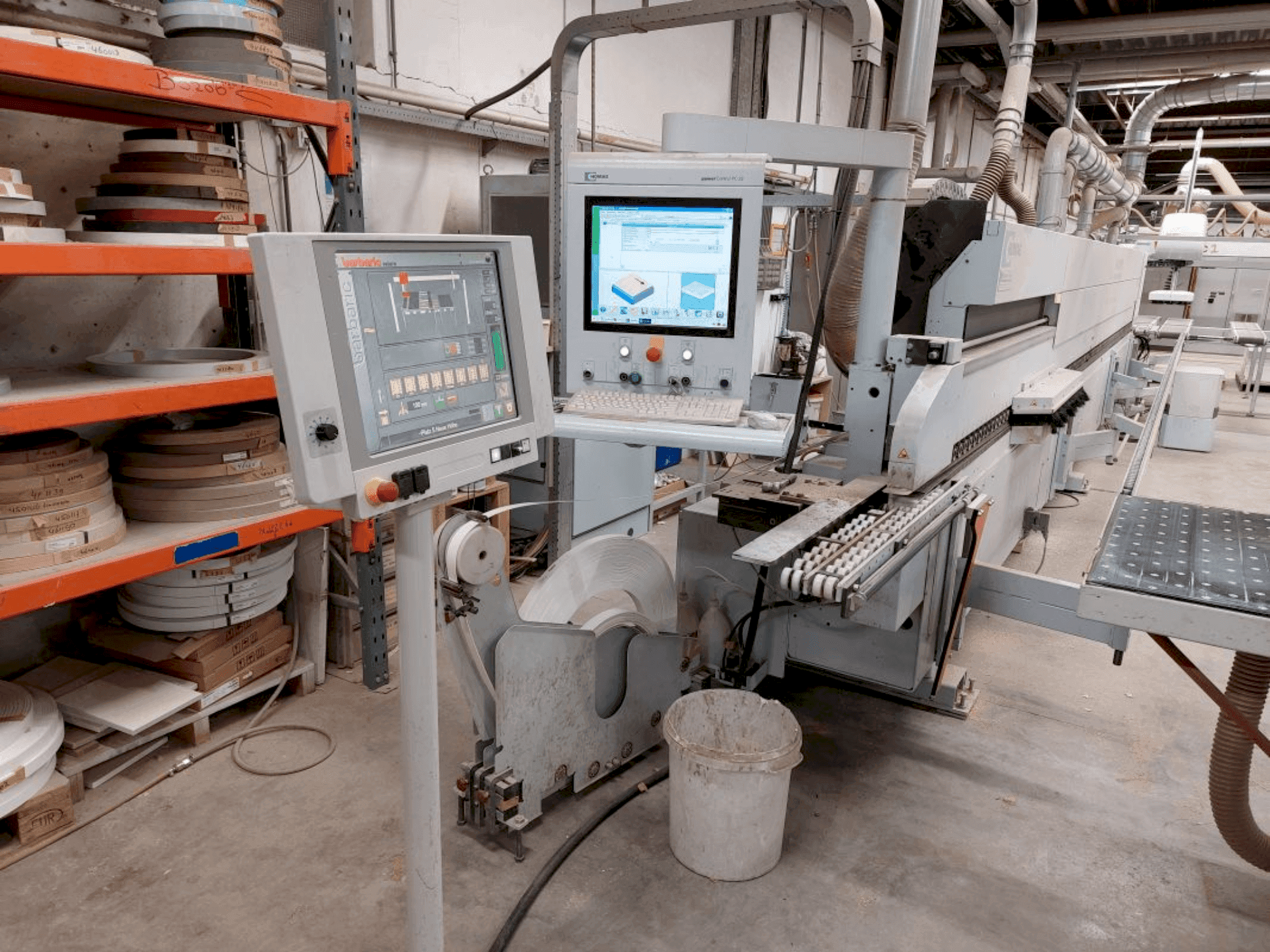 HOMAG KAL 330/9/A6/L-maskinen framifrån