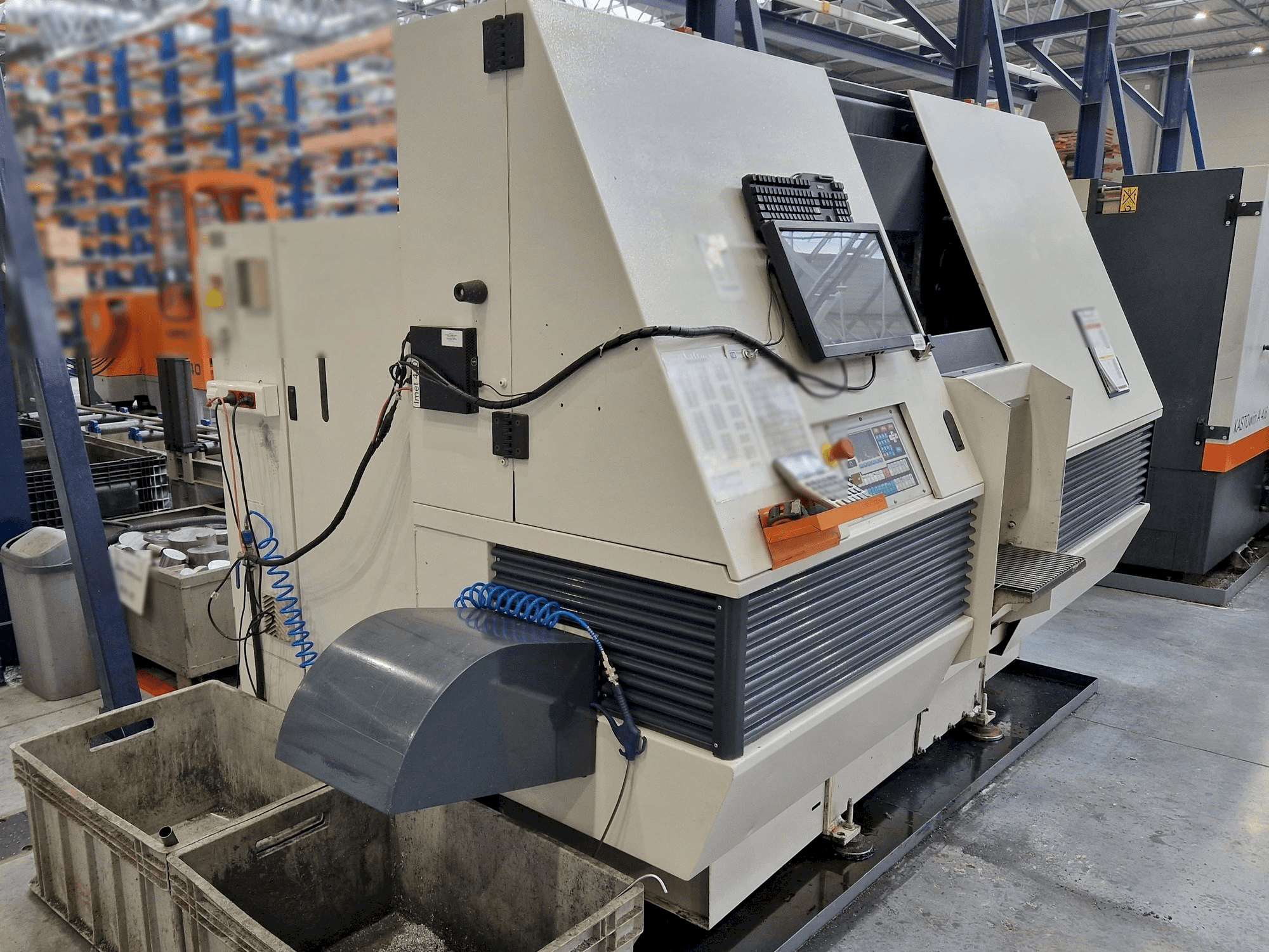 Imet X-TECH 410-maskinen framifrån