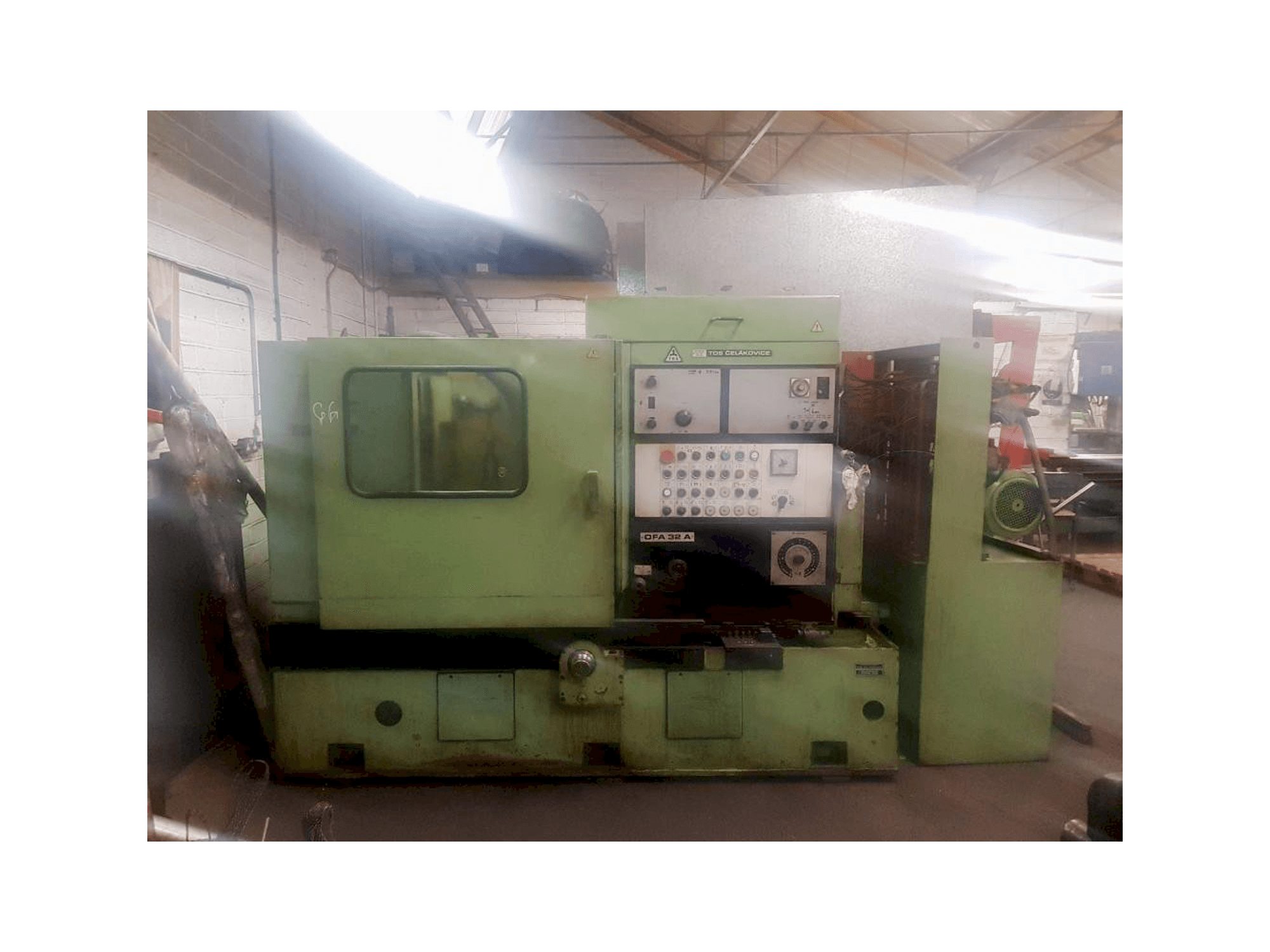 TOS OFA 32 A-maskinen framifrån