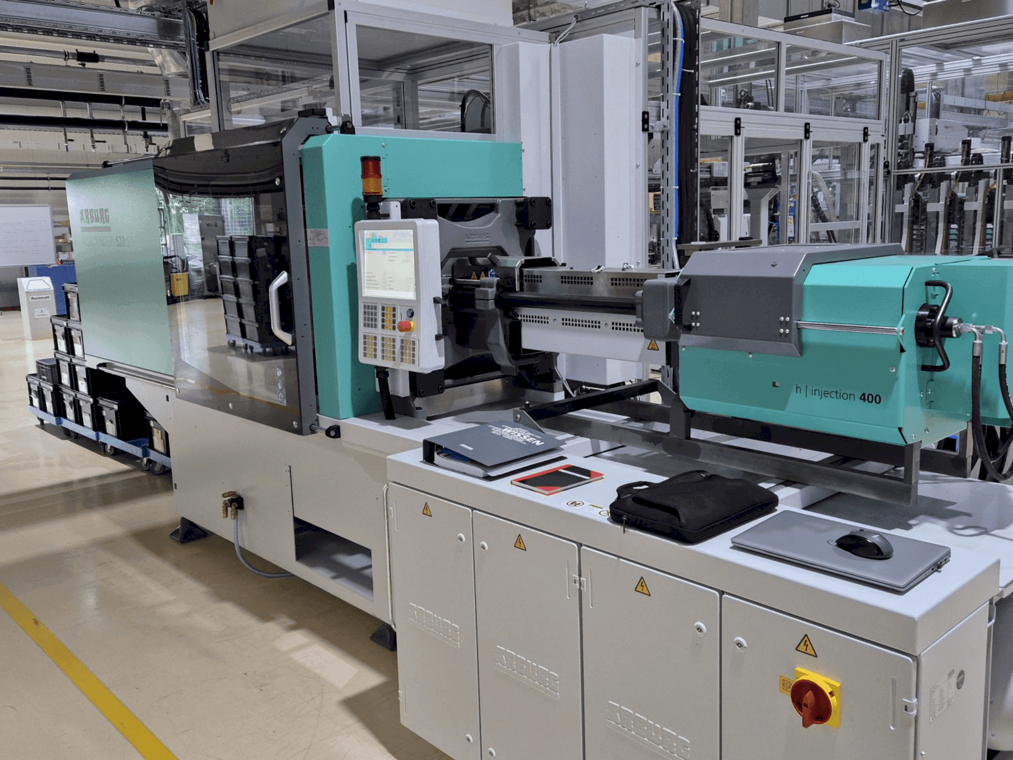 Arburg Allrounder 520S 1600-400-maskinen framifrån