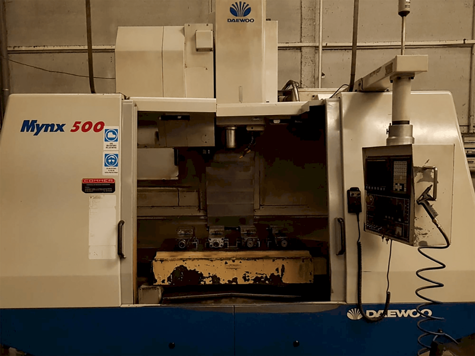 DAEWOO-maskinen framifrånMYNX 500