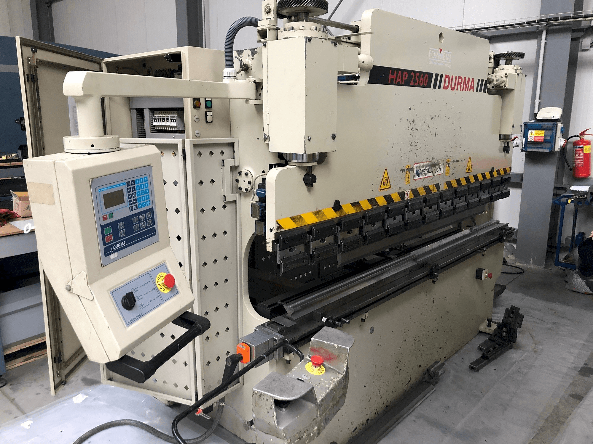 Durma HAP 2560-maskinen framifrån