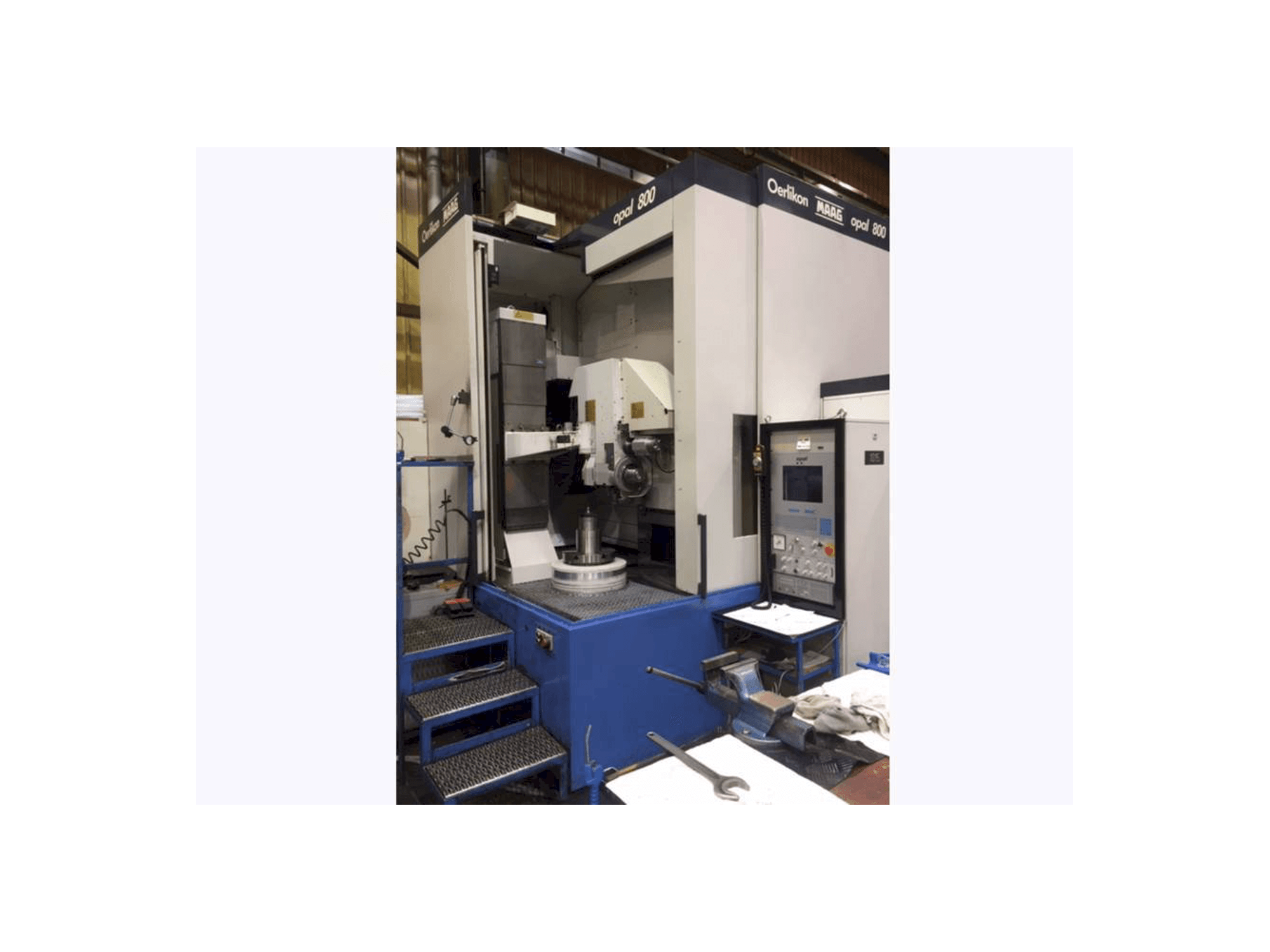 Oerlikon MAAG OPAL 800-maskinen framifrån