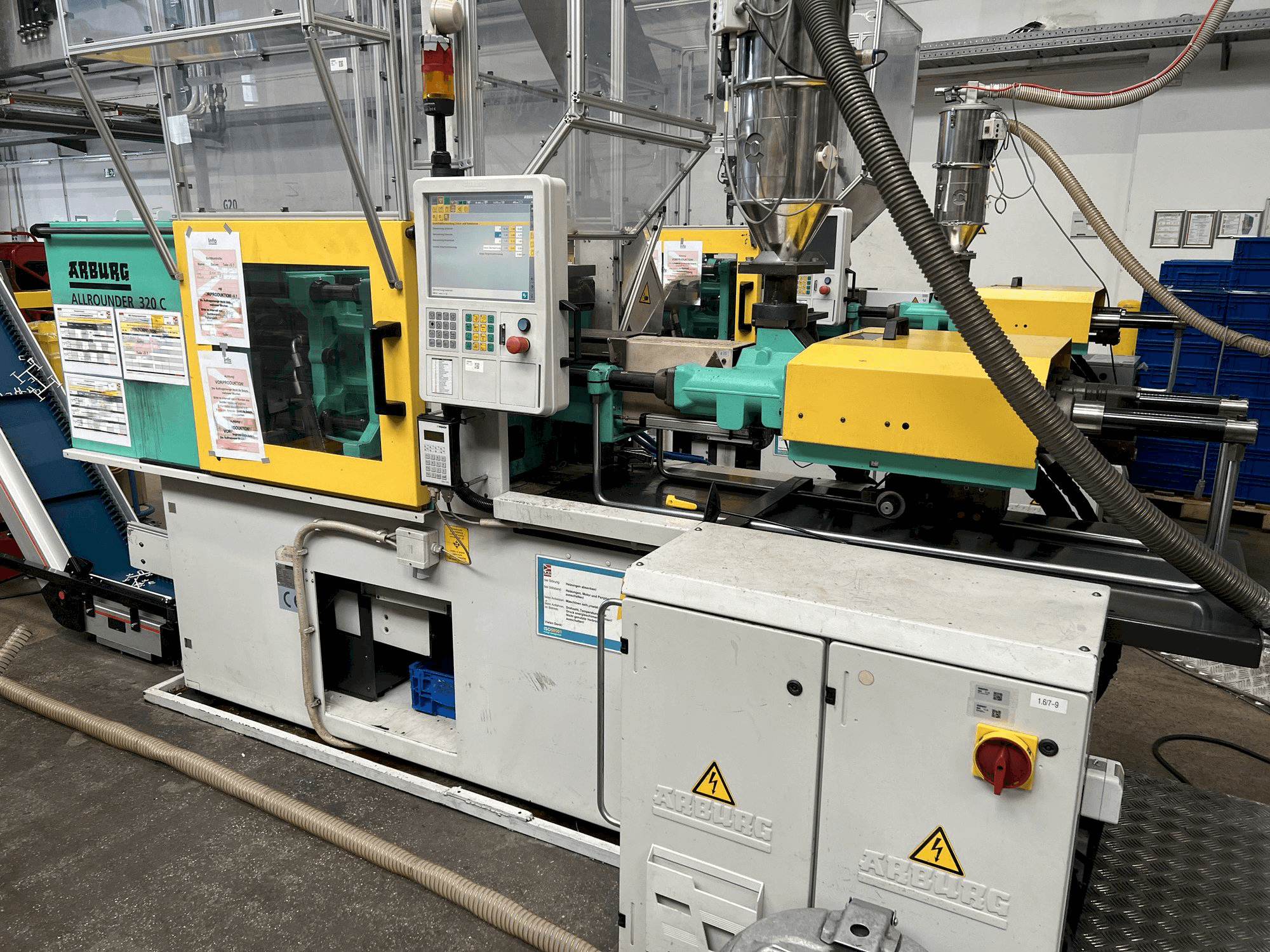 Arburg Allrounder 320C 500 - 170-maskinen framifrån