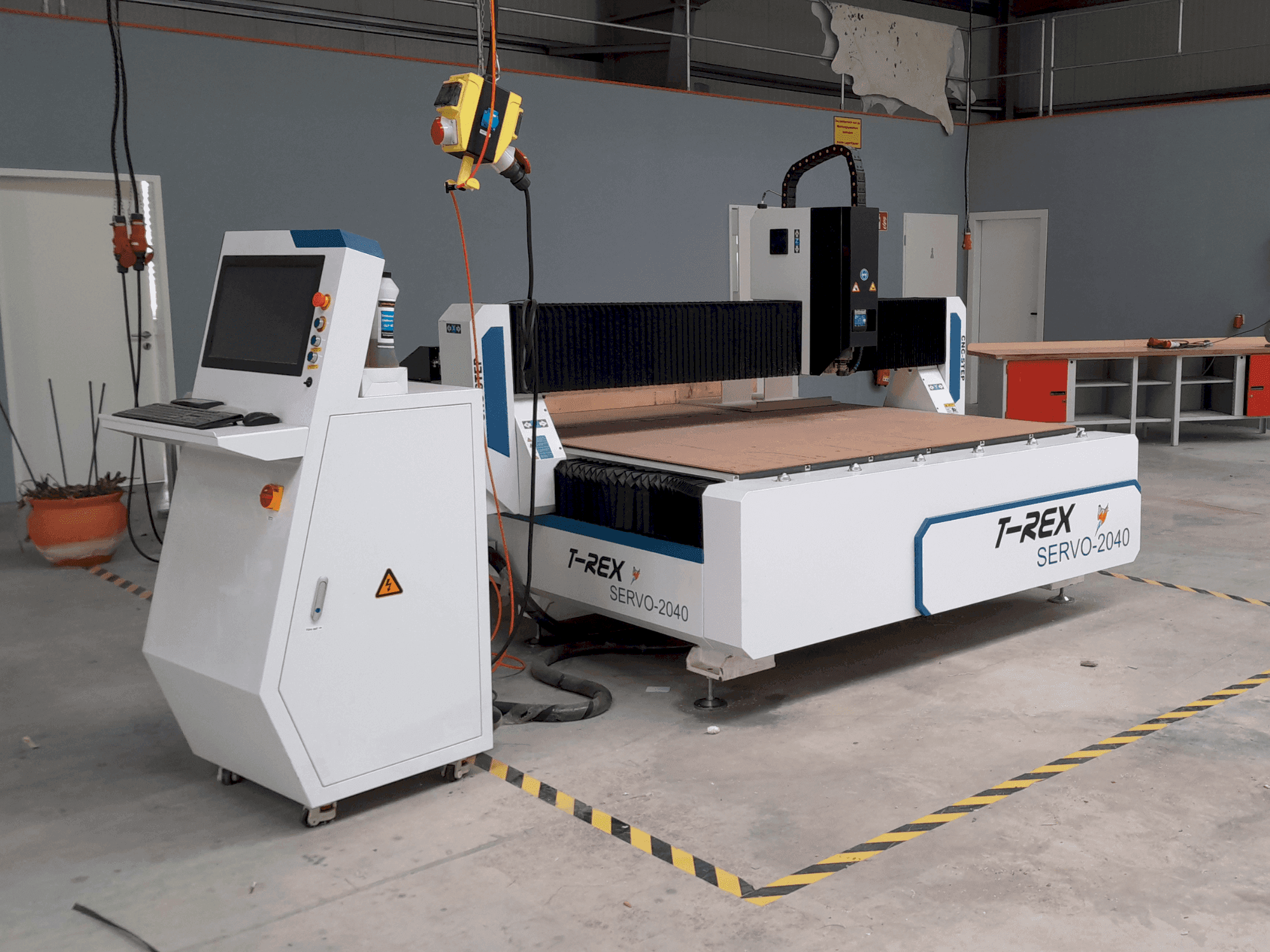 T-Rex Servo 2040-maskinen framifrån