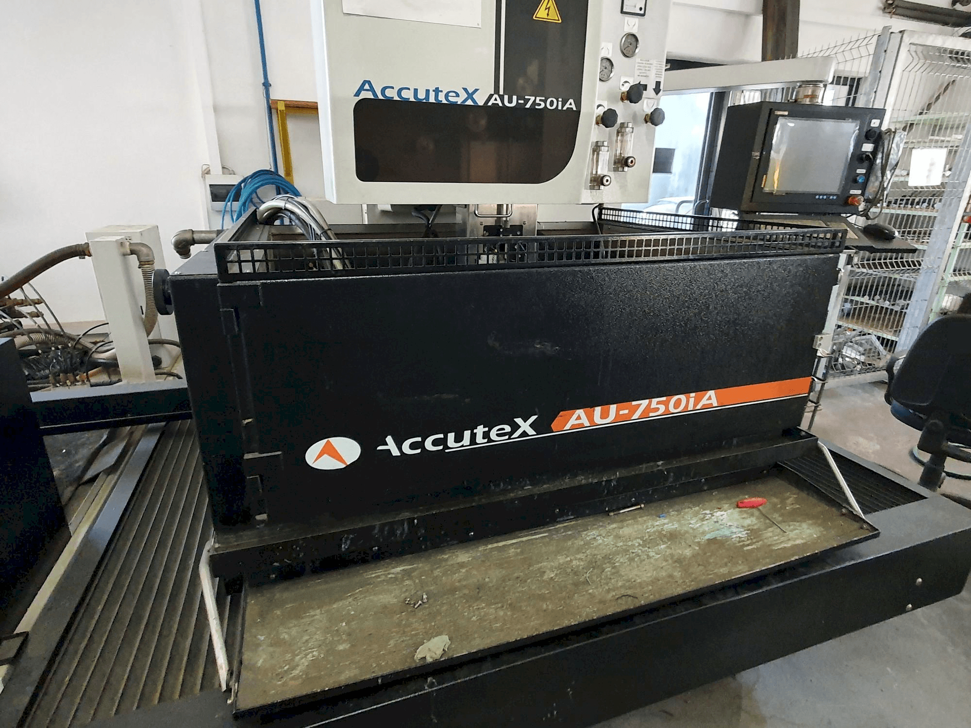 AccuteX AU-750iA-maskinen framifrån