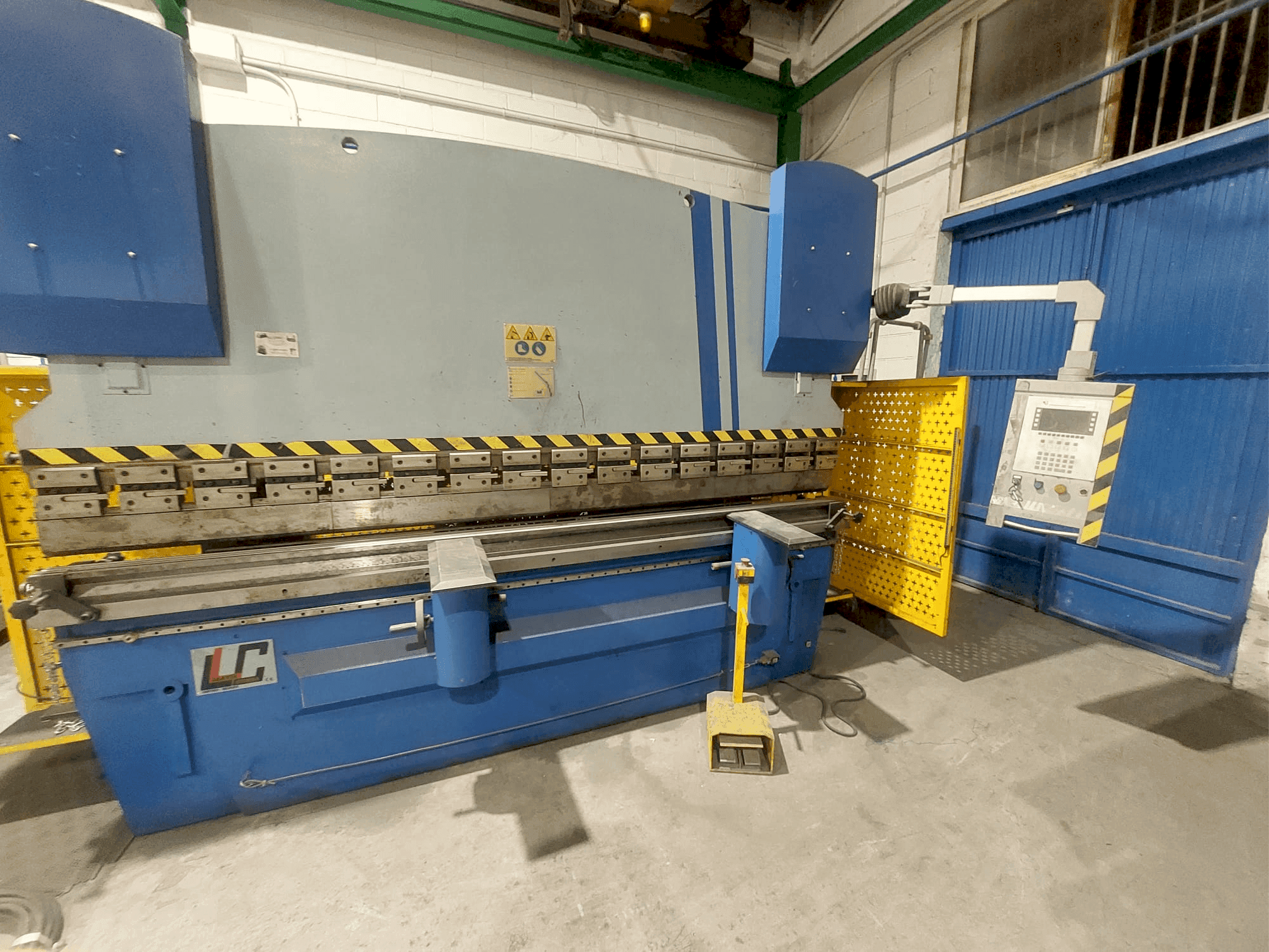 FEYSAMA LLC PH 125/3200-maskinen framifrån