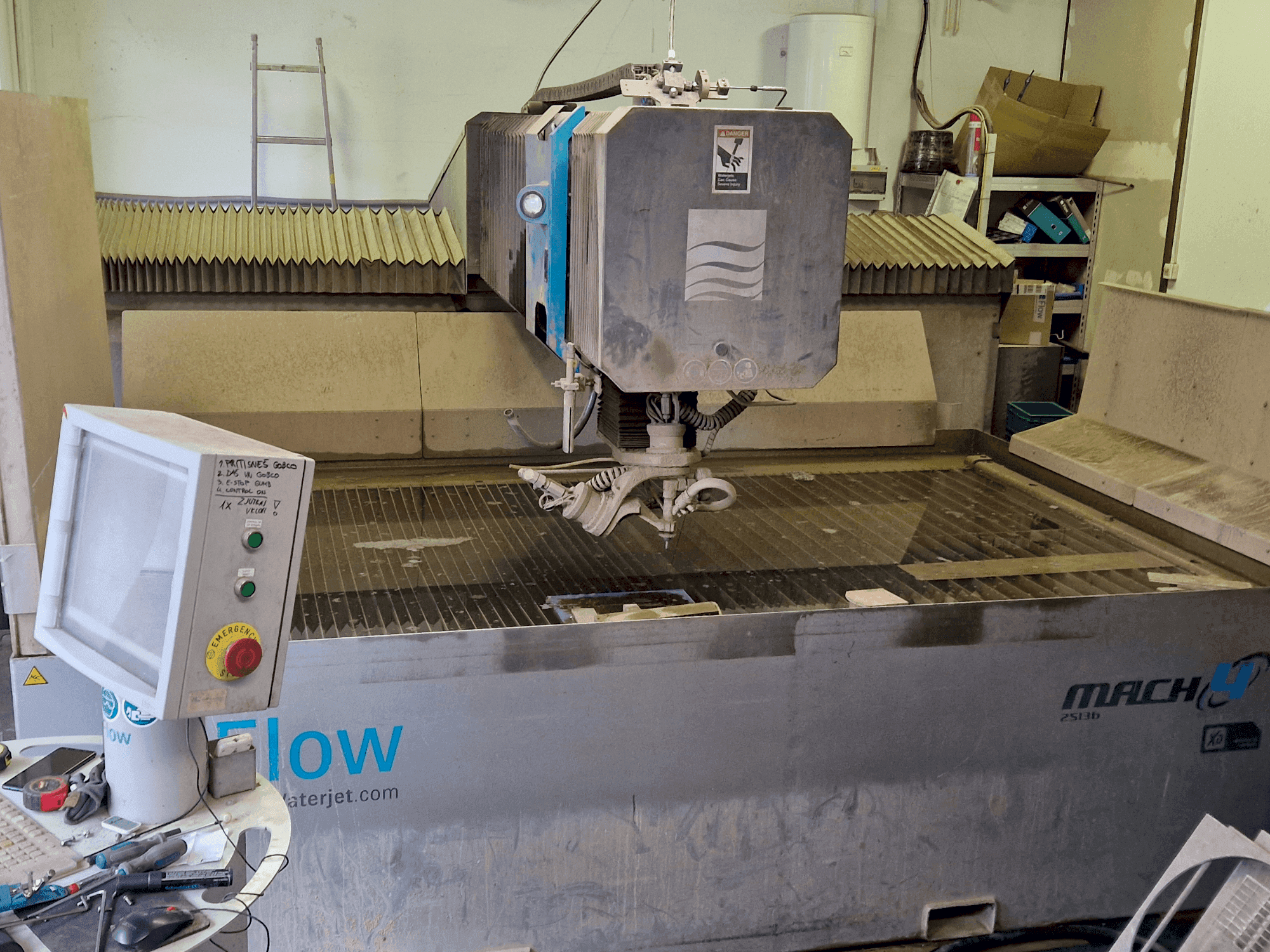 Flow Mach 4 B-maskinen framifrån