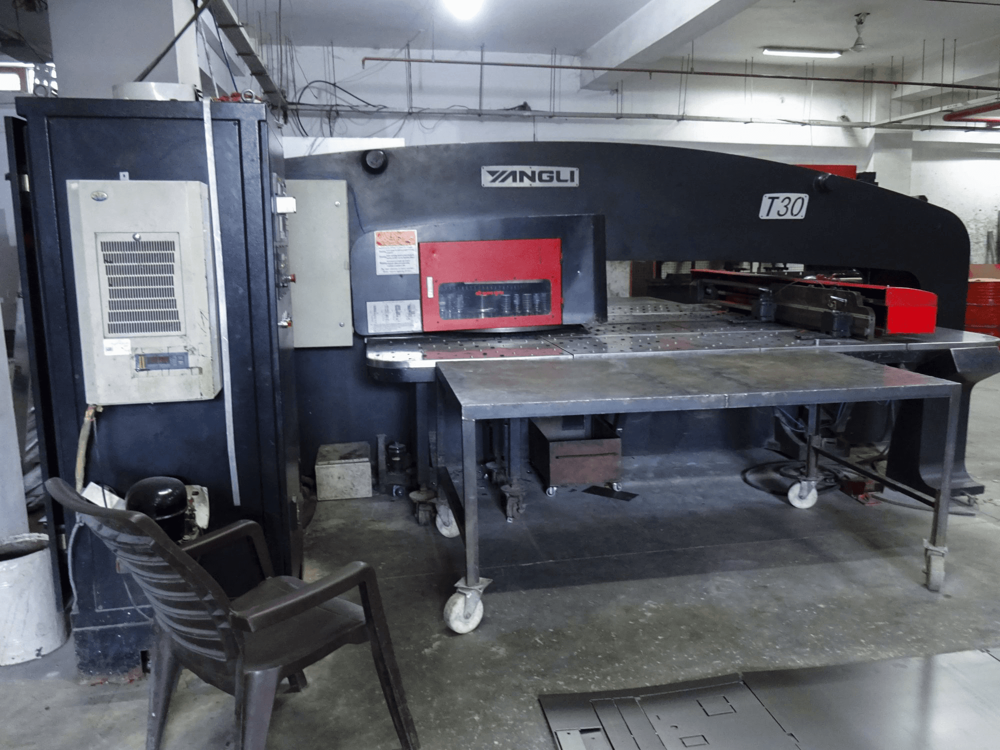 Yangli-maskinen sedd från vänsterT30