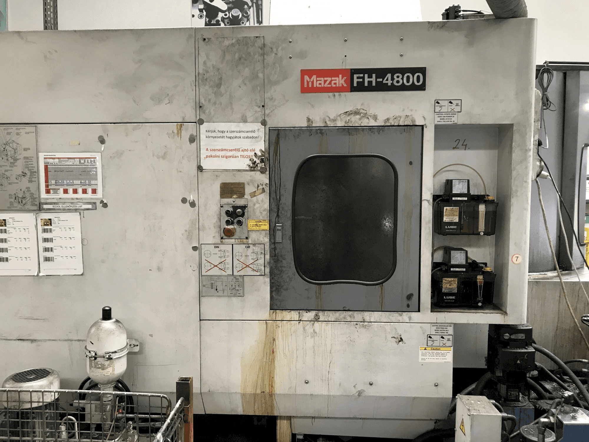 Mazak FH-4800 40T-maskinen sedd från vänster sida