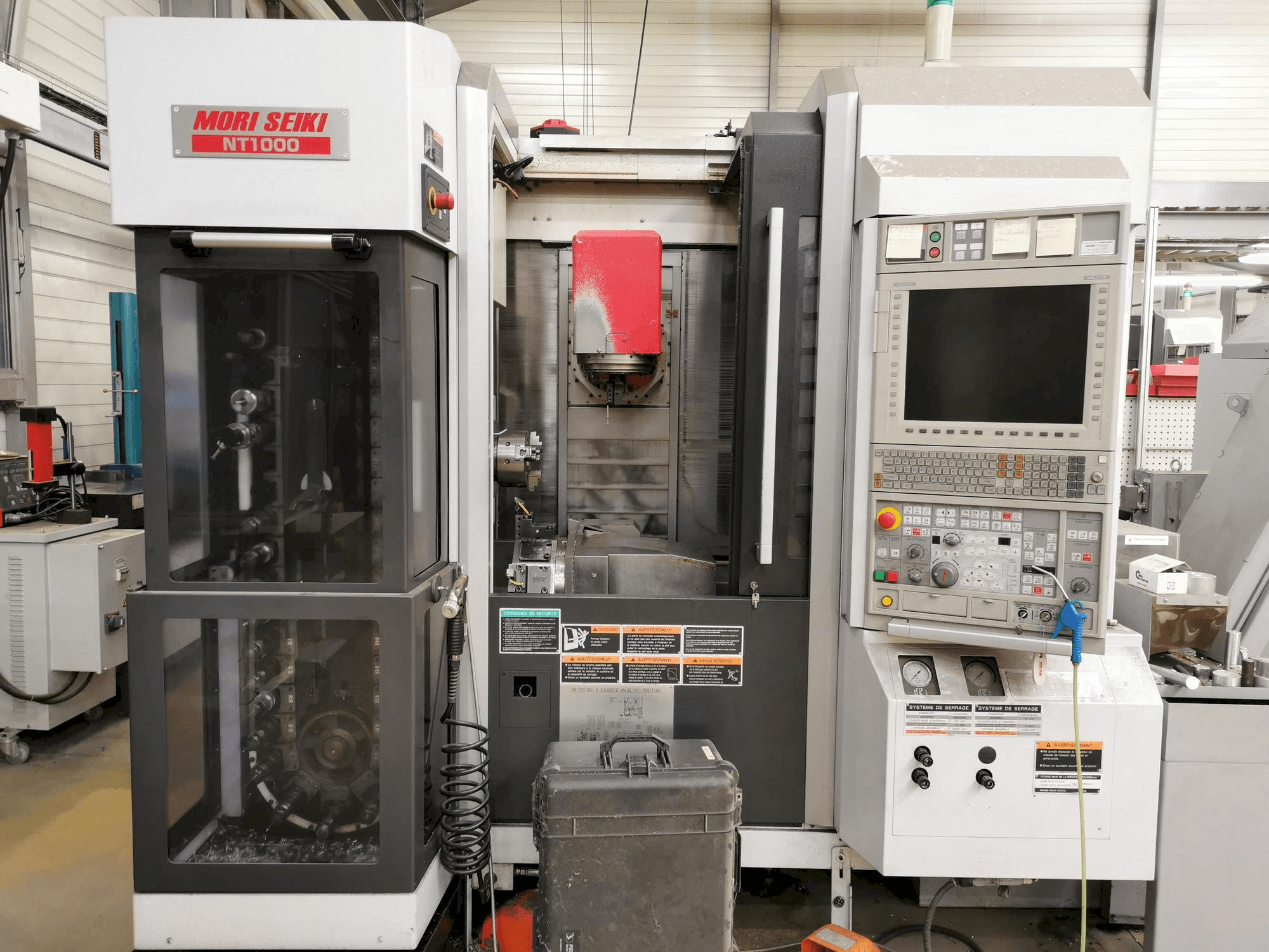 MORI SEIKI NT 1000-maskinen framifrån