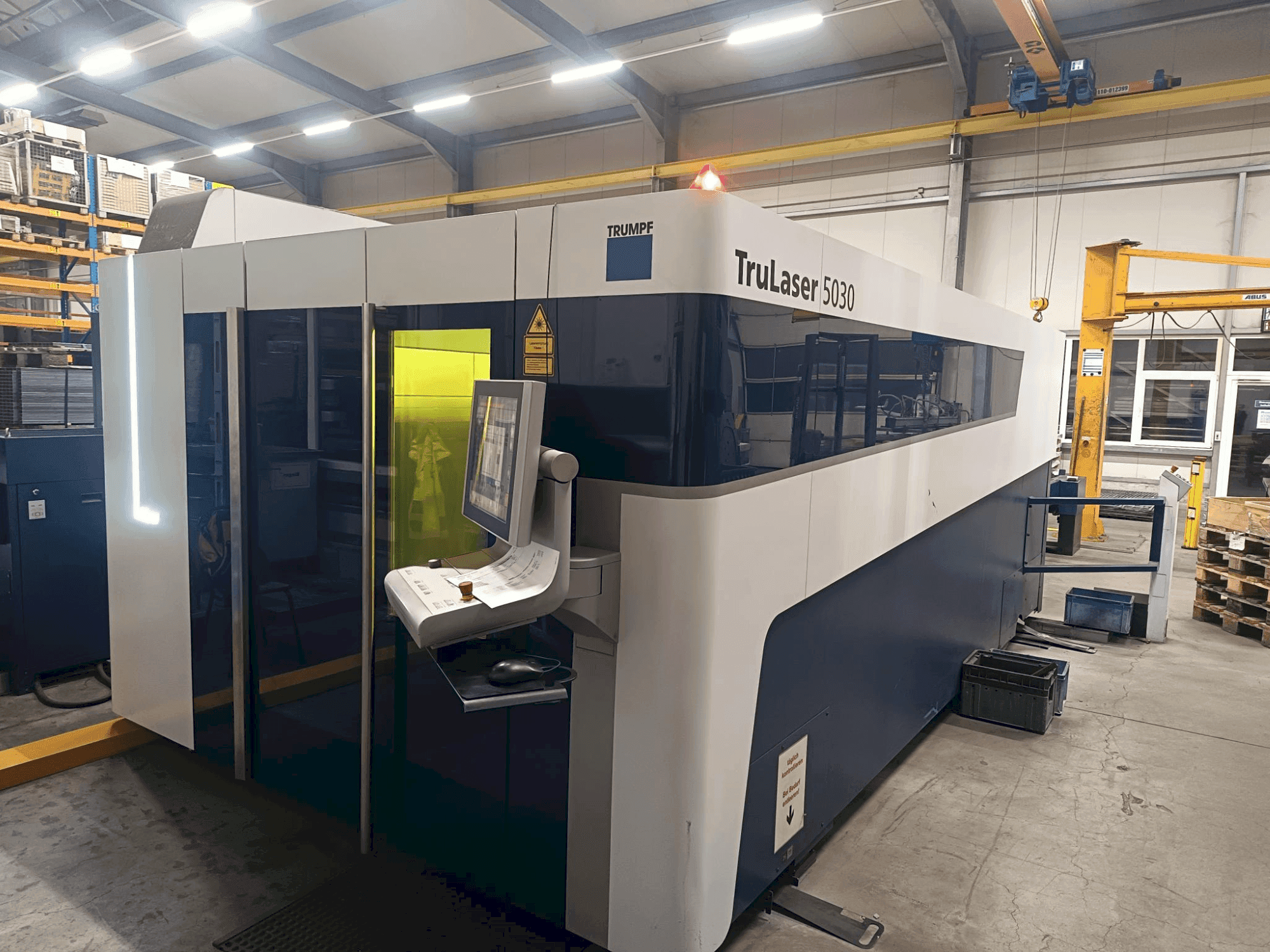 TRUMPF Trulaser 5030 Fiber-maskinen framifrån