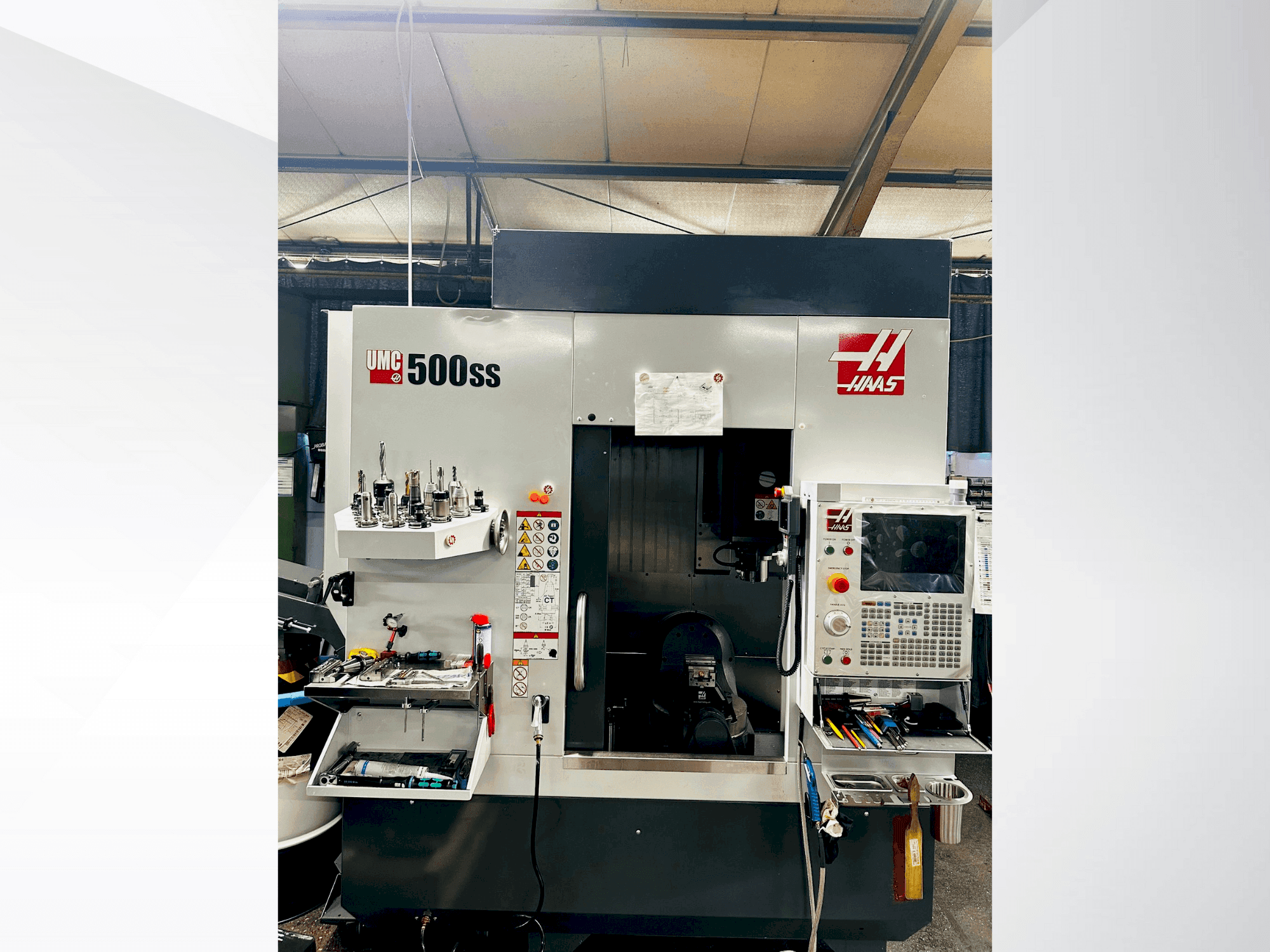 HAAS UMC 500 SS-maskinen framifrån