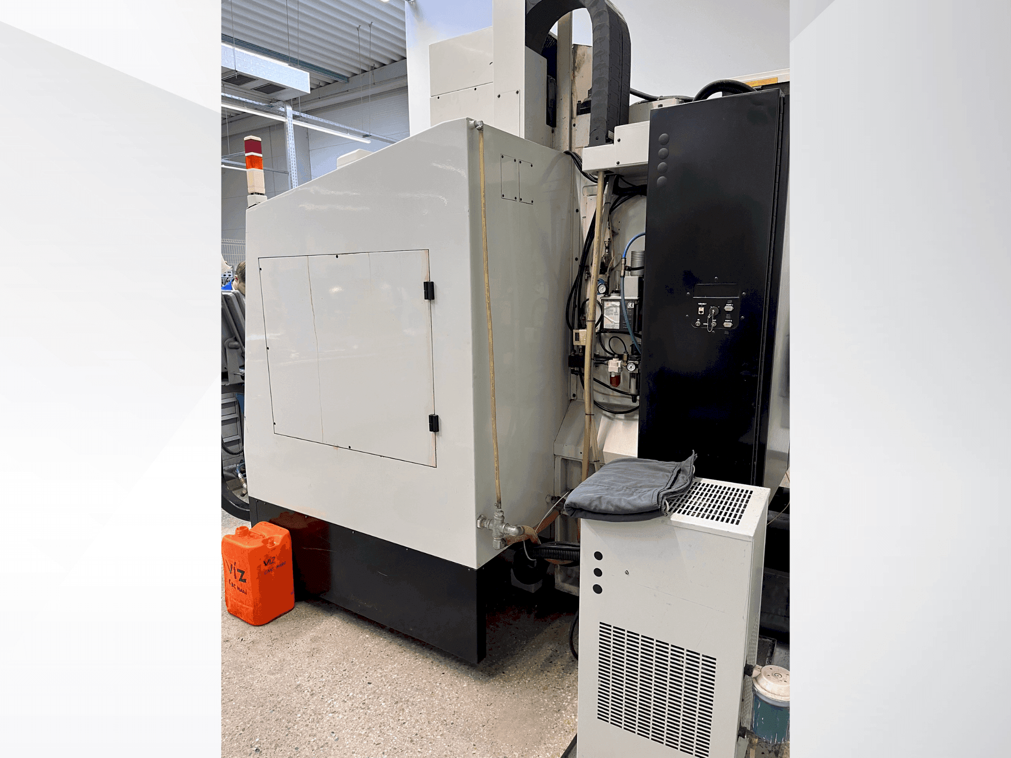 Hurco VMX24S-maskinen bakifrån