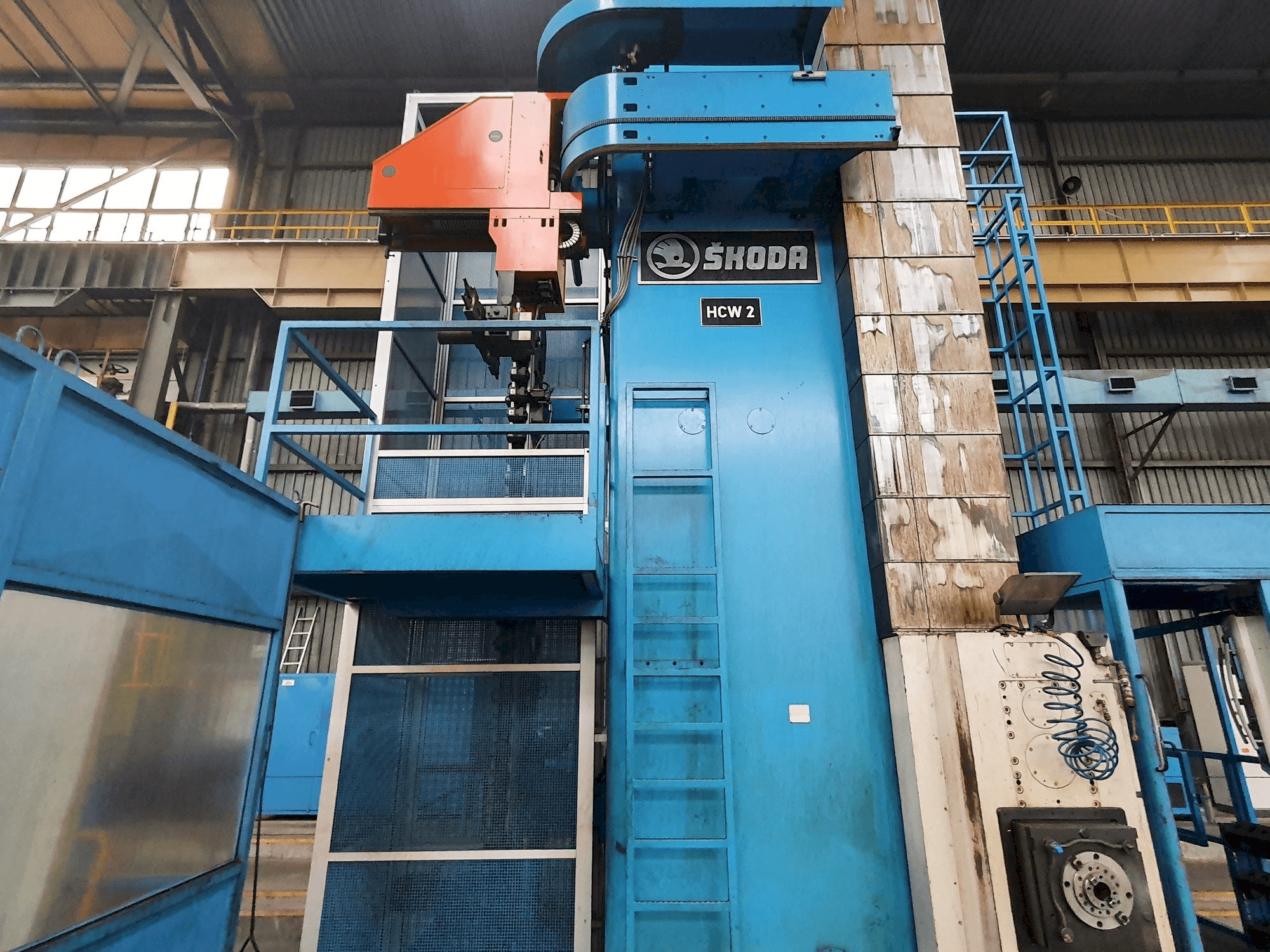 SKODA HCW 2-200 DUO-maskinen framifrån