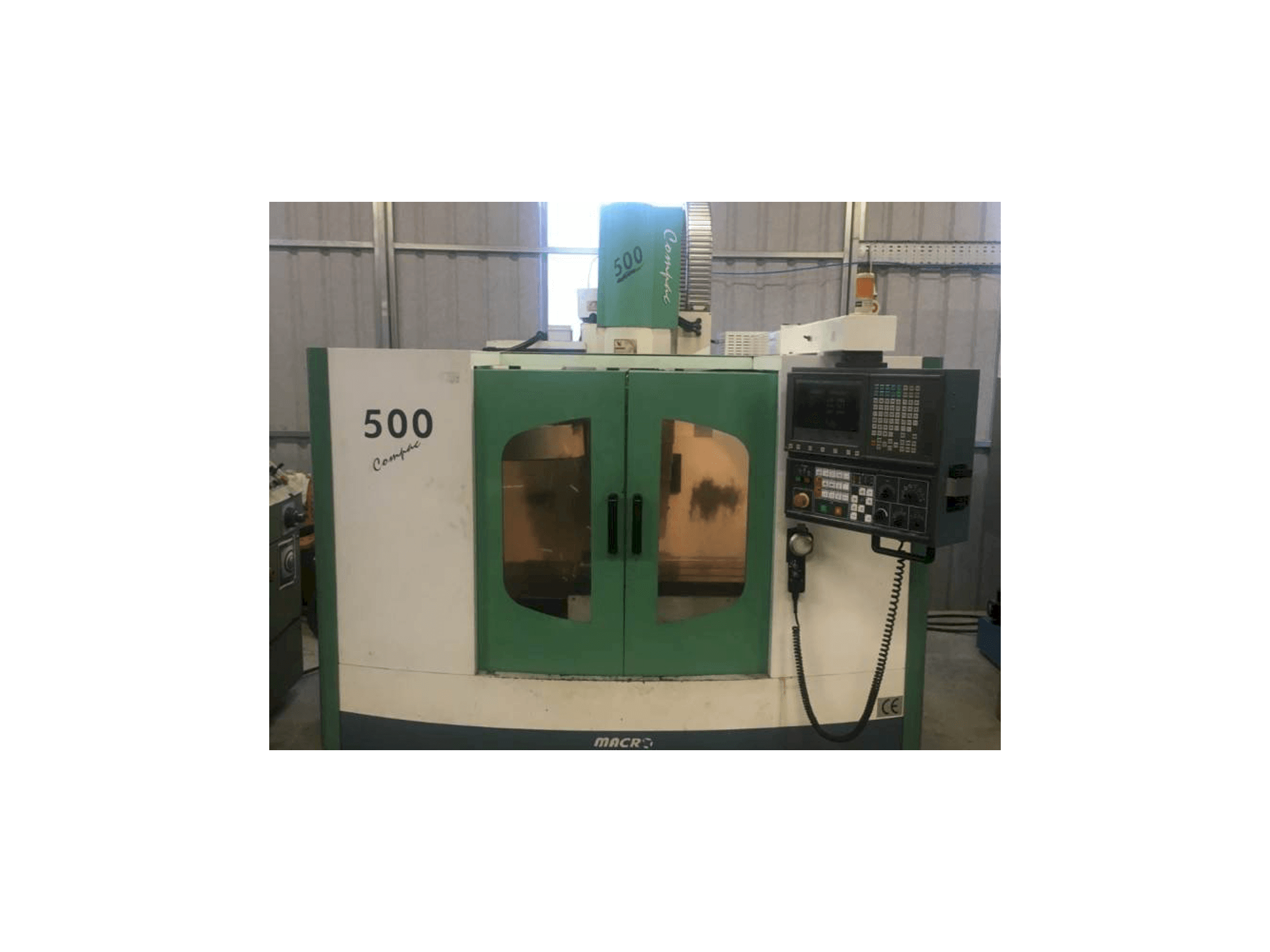 Macro Micro Tech Compac 500-maskinen framifrån