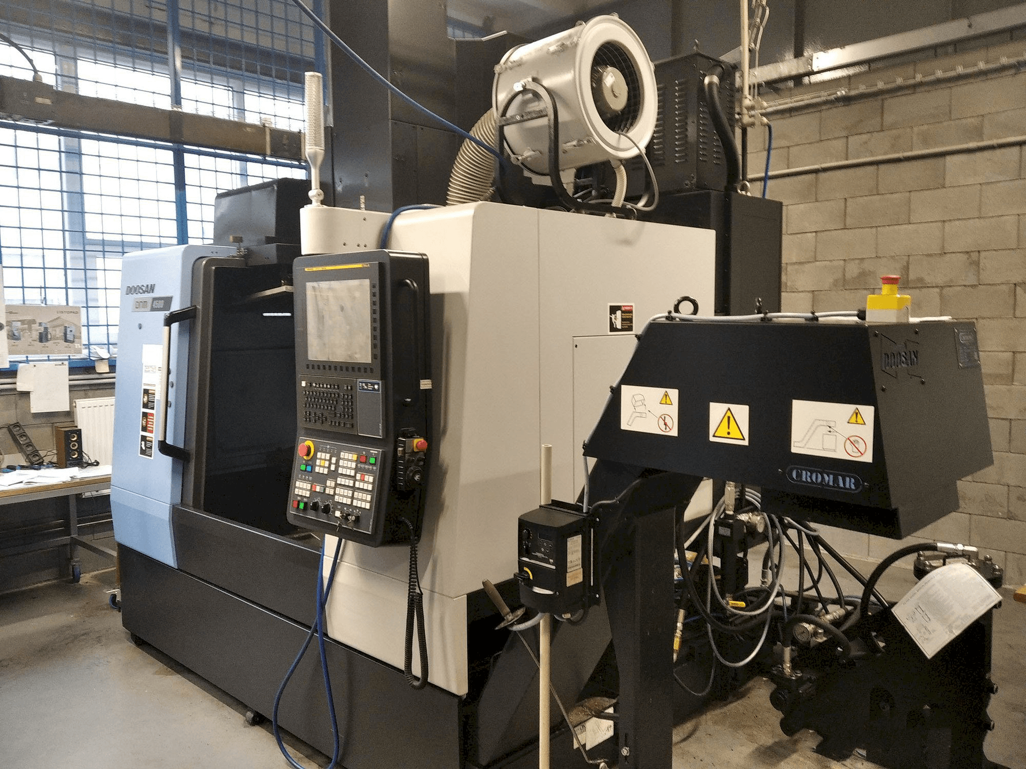 DOOSAN DNM 4500-maskinen framifrån