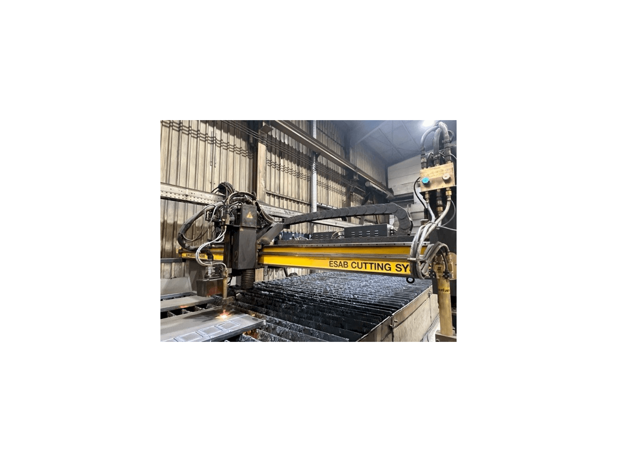 ESAB SXE-P14500 SUPRAREX-maskinen framifrån