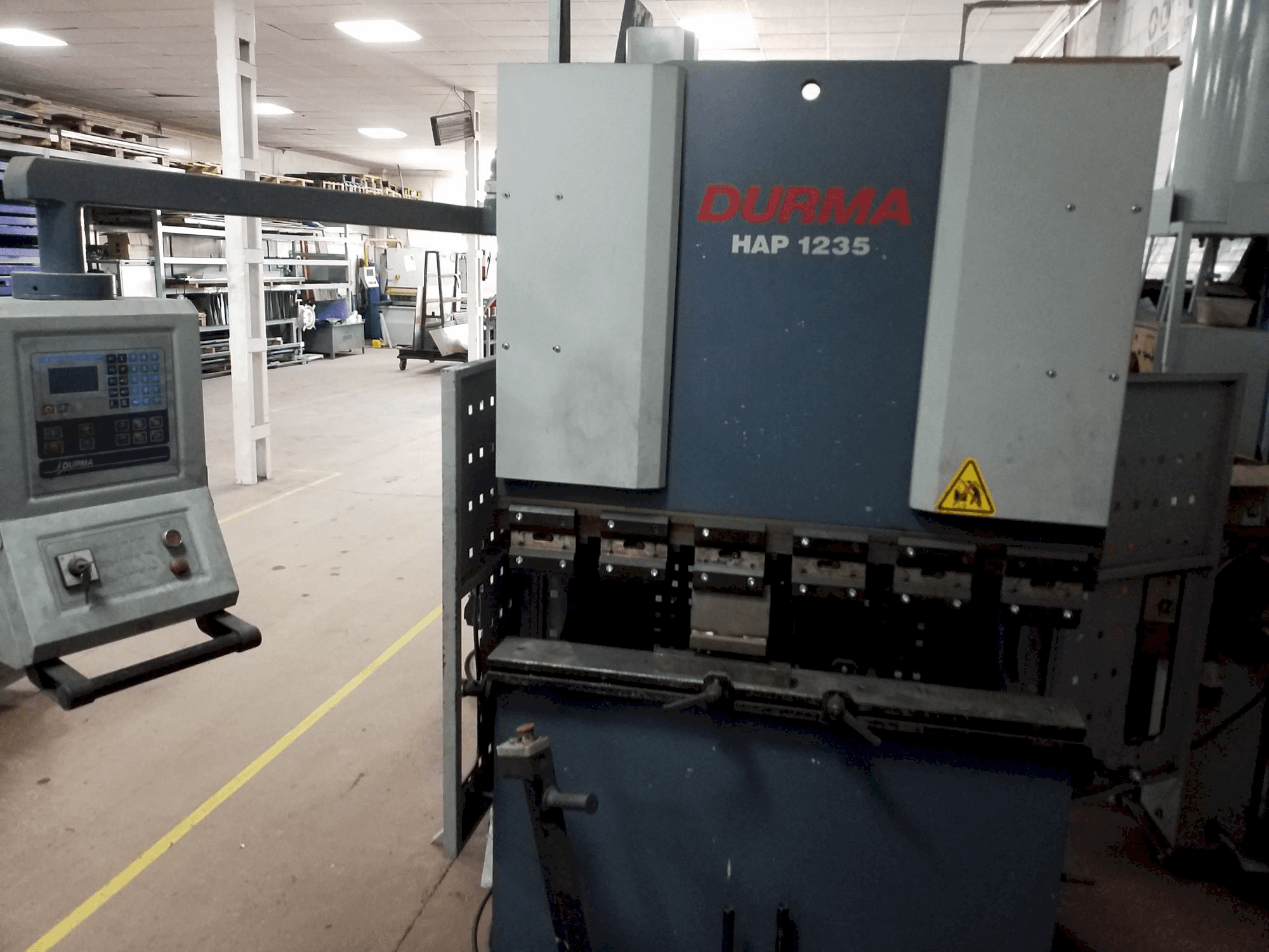 Durma HAP-1235-maskinen framifrån