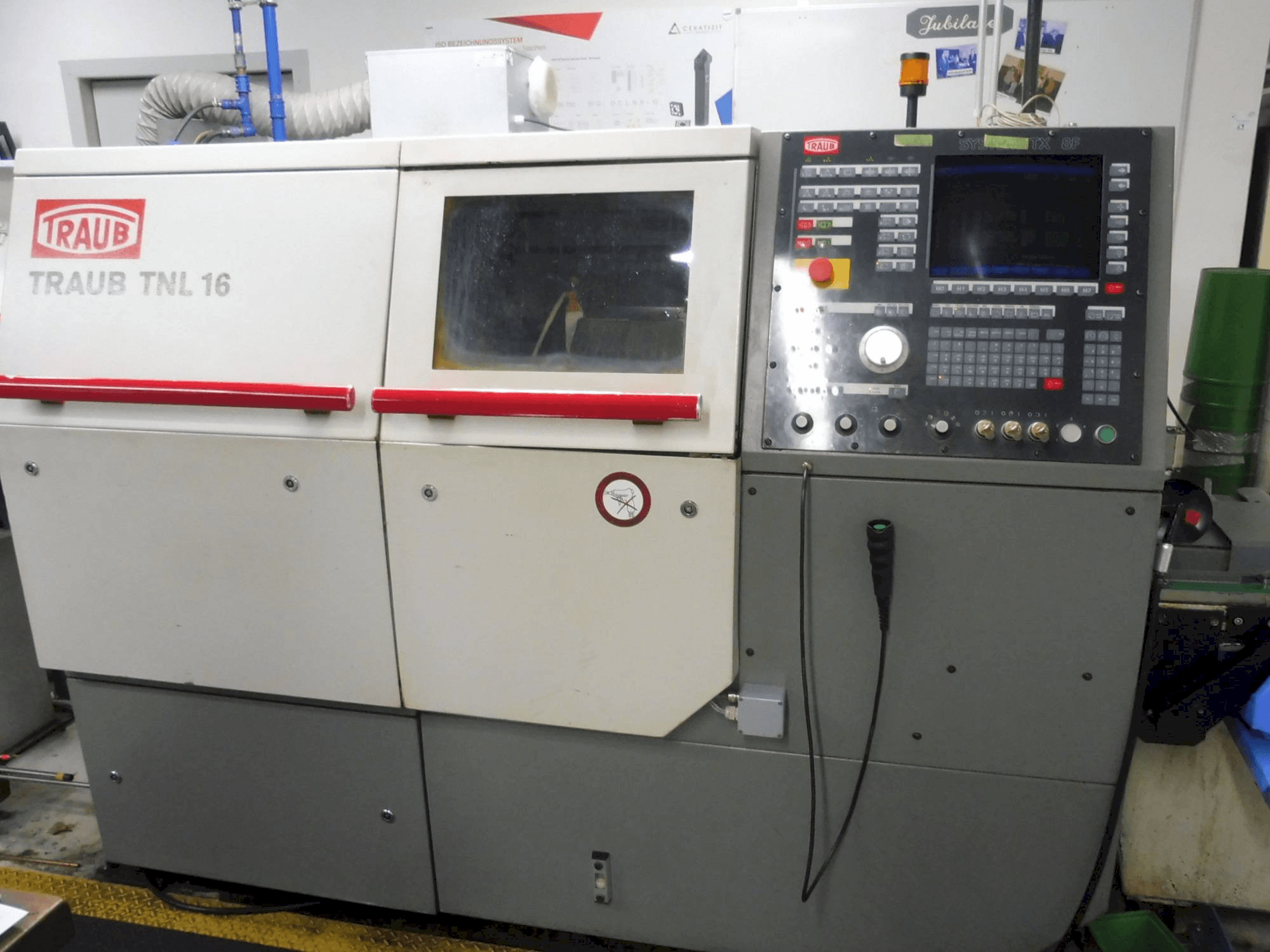 TRAUB TNL 16-maskinen framifrån