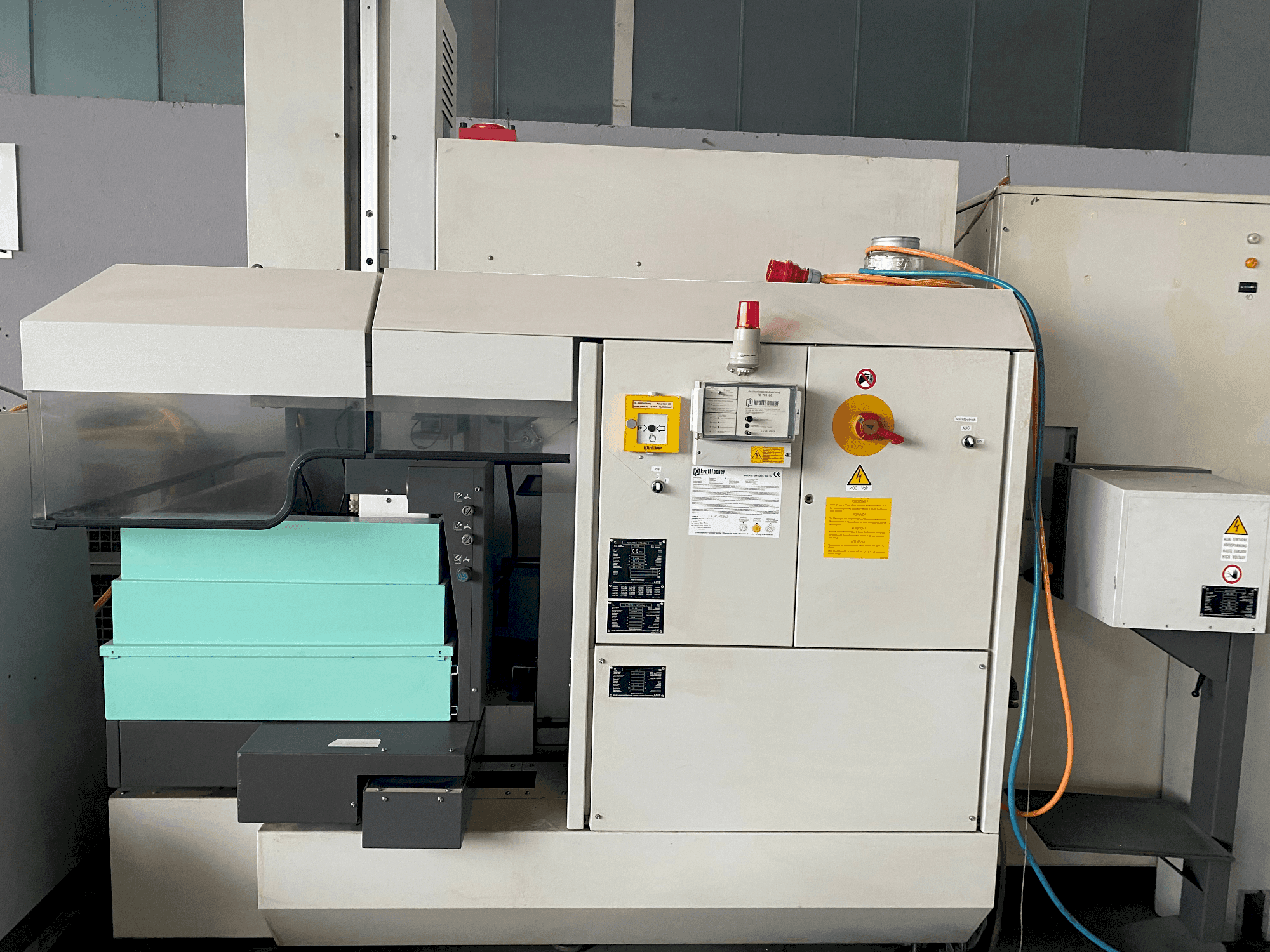 AGIE Agietron Integral 2-maskinen framifrån