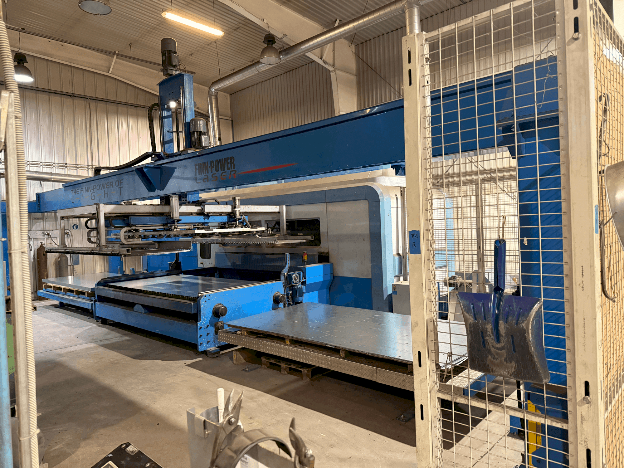 Finn-Power FPL6-BL-maskinen framifrån