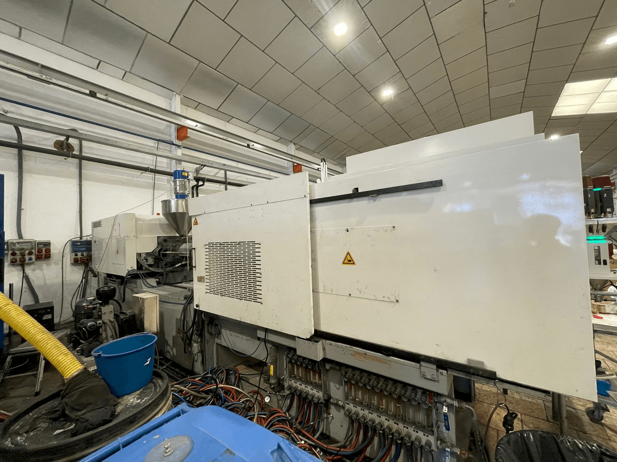 Toyo Si-280-V-maskinen sedd från vänster