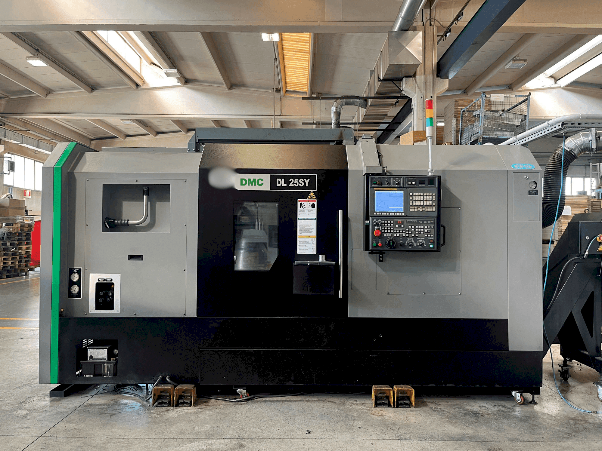 FFG DMC DL 25SY-maskinen framifrån