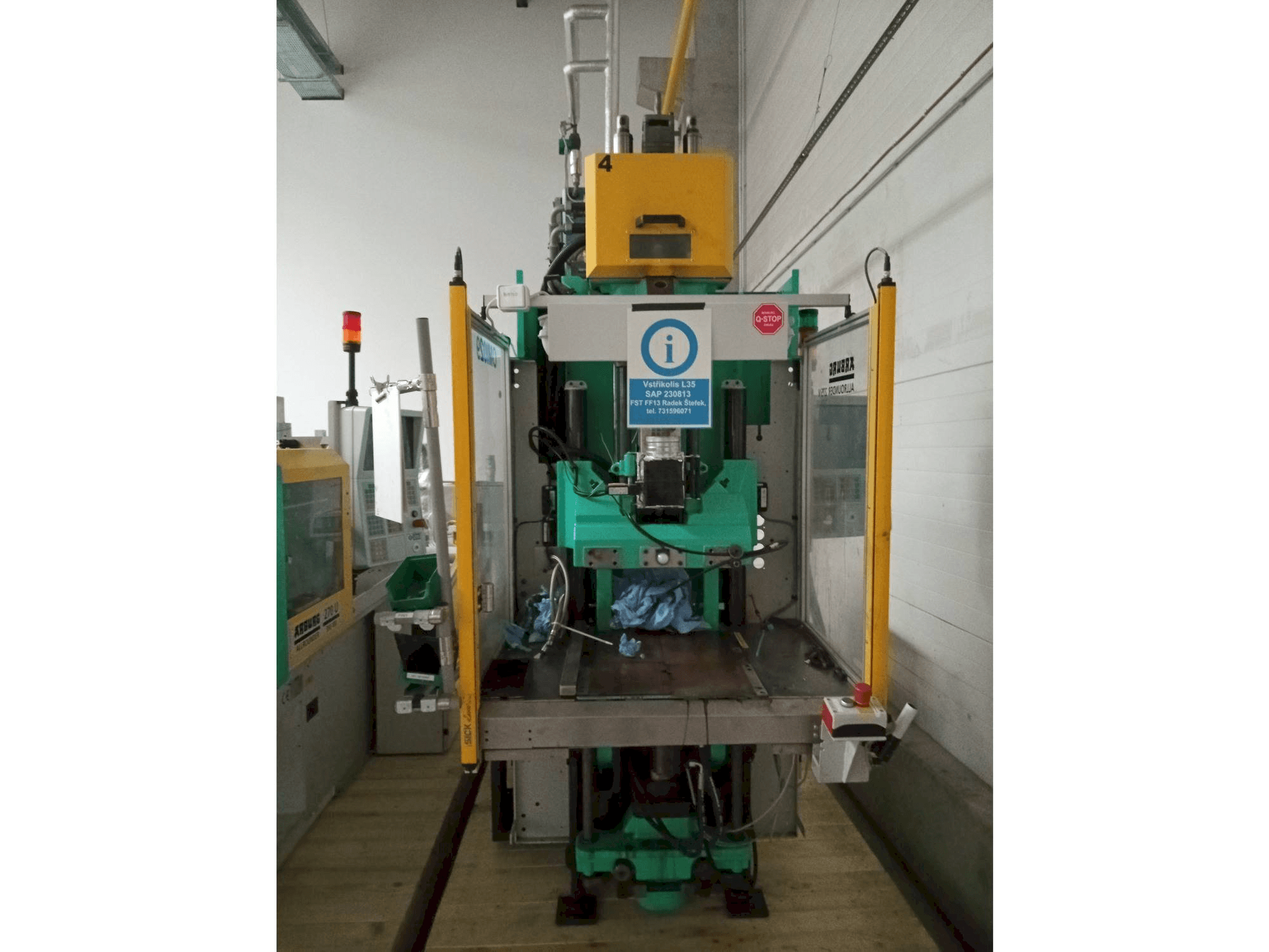 Arburg Allrounder 275V 250-70-maskinen framifrån