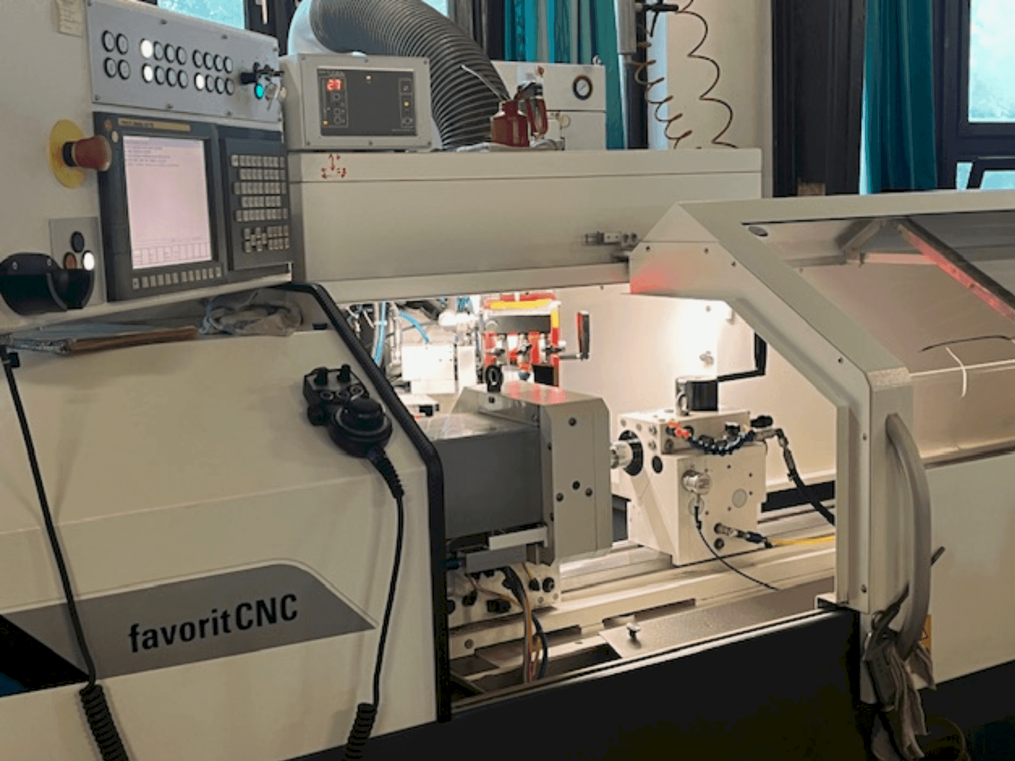 STUDER favorit CNC-maskinen framifrån