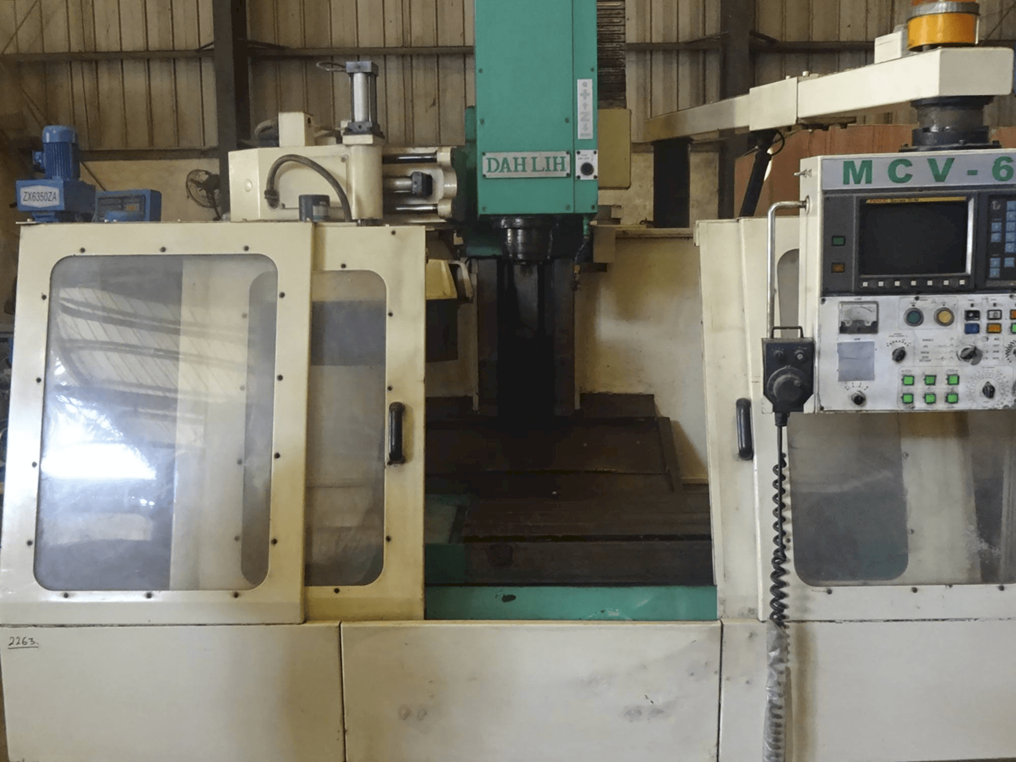 DAH LIH-maskinen framifrånDL-MCV 610