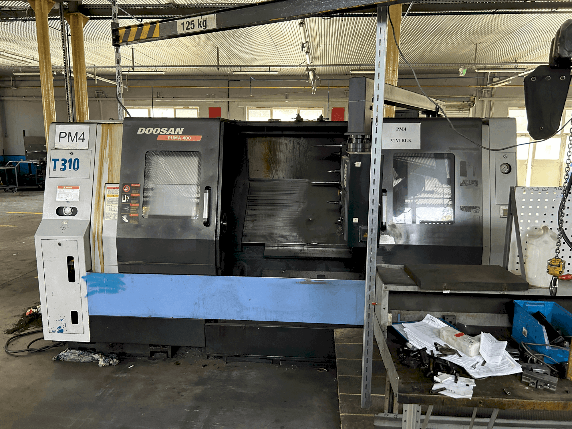 DOOSAN puma 400 B-maskinen framifrån
