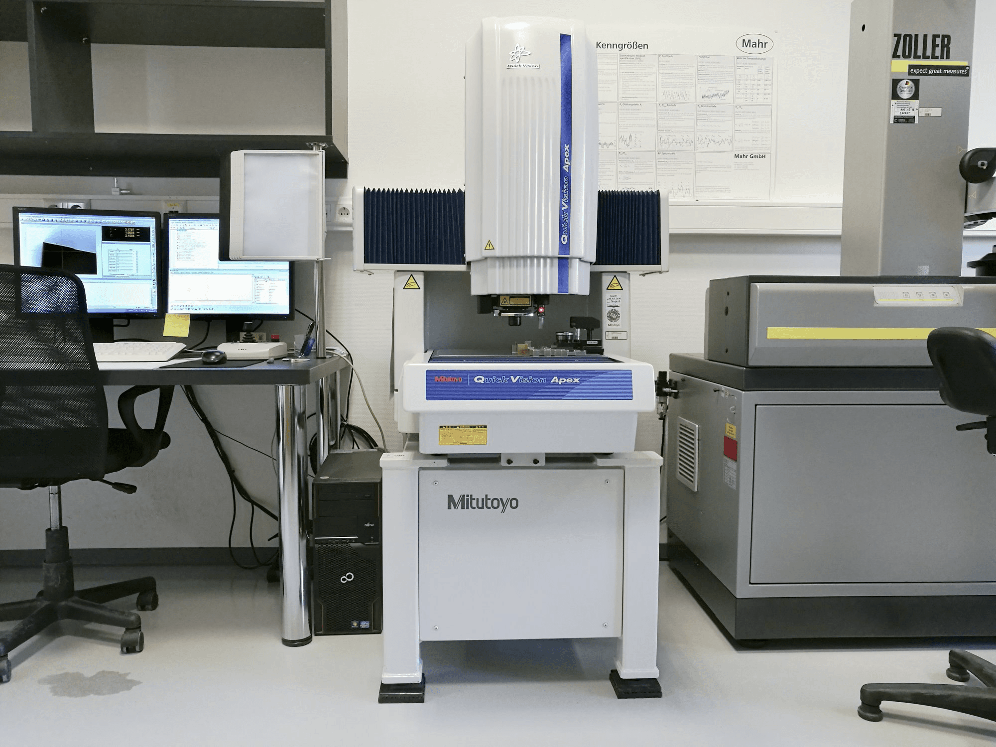 Mitutoyo-maskinen framifrånQVT1-X302PIL-C