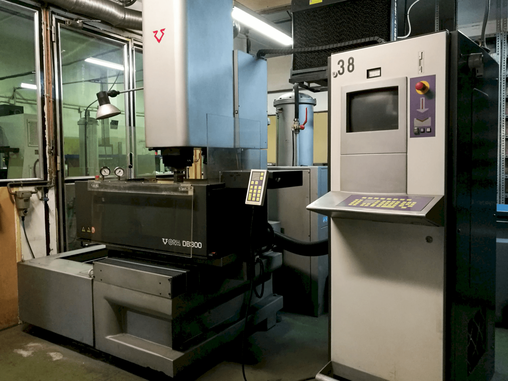 ONA-maskinen sedd från högerDB300